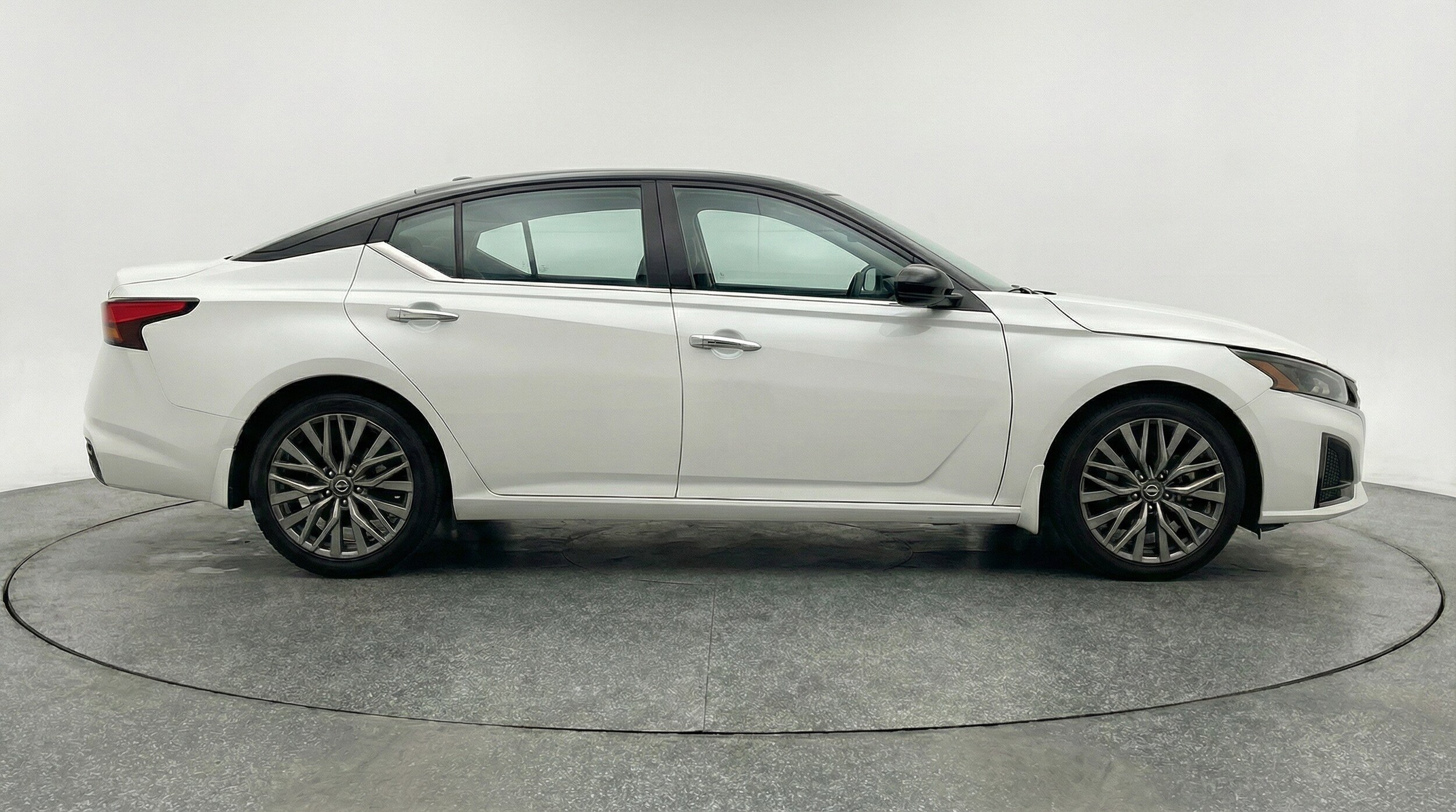 Thumbnail: 2025 Nissan Altima - 11