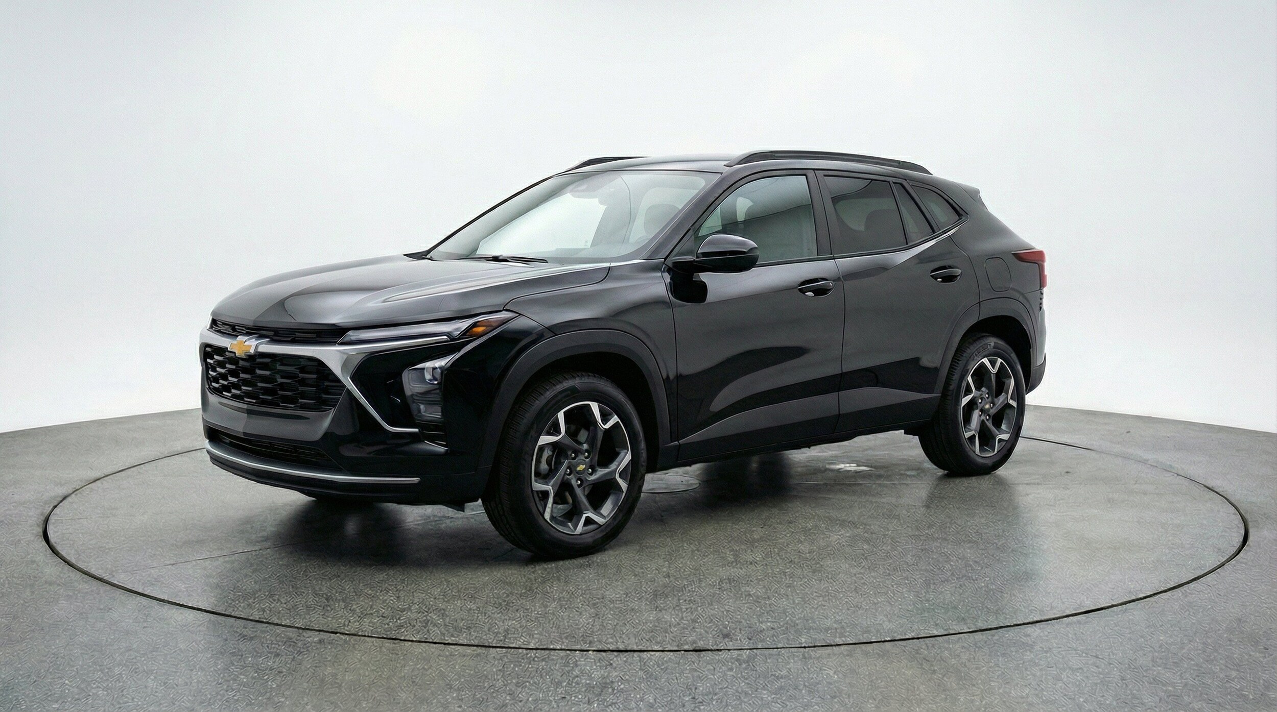 Thumbnail: 2025 Chevrolet Trax - 3