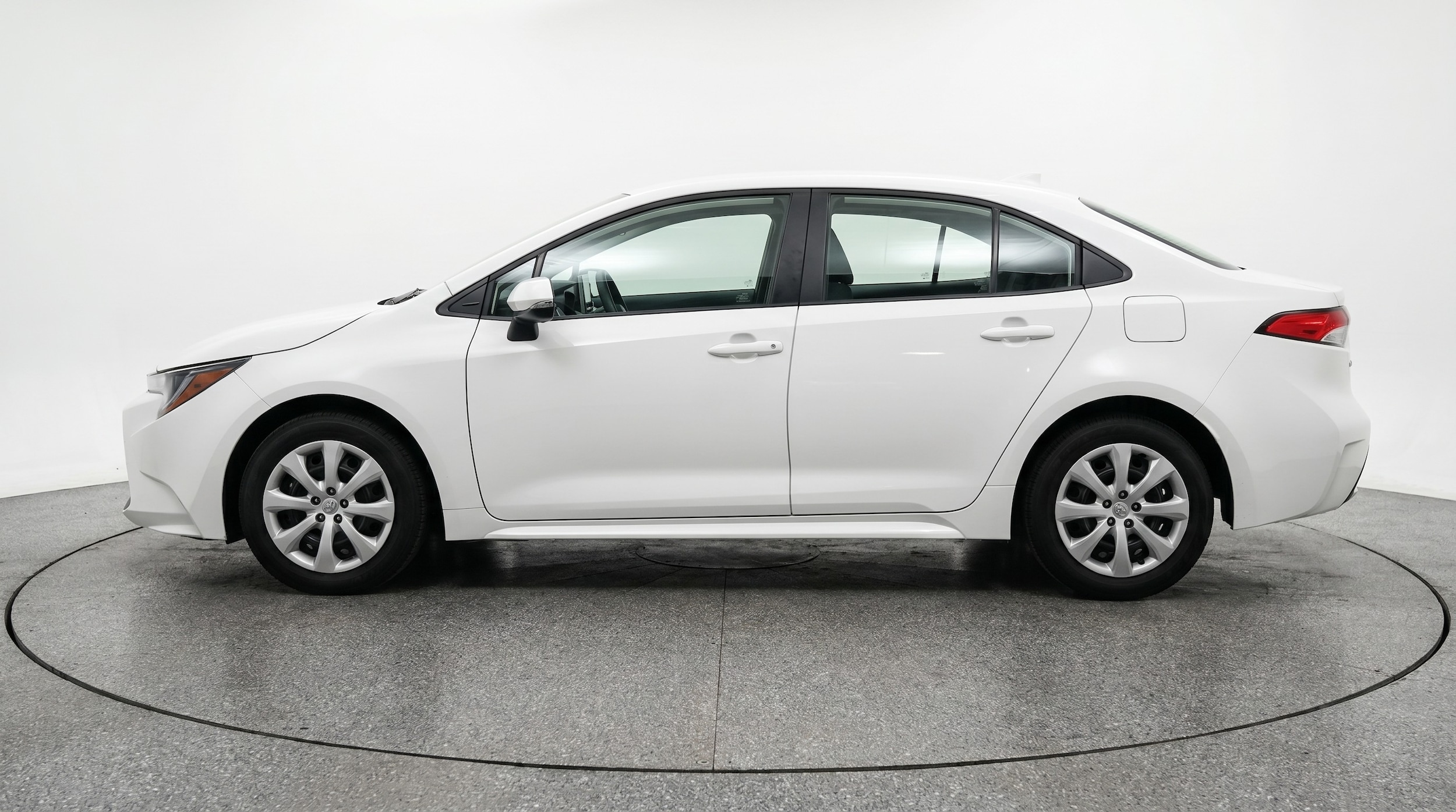 Thumbnail: 2025 Toyota Corolla - 4
