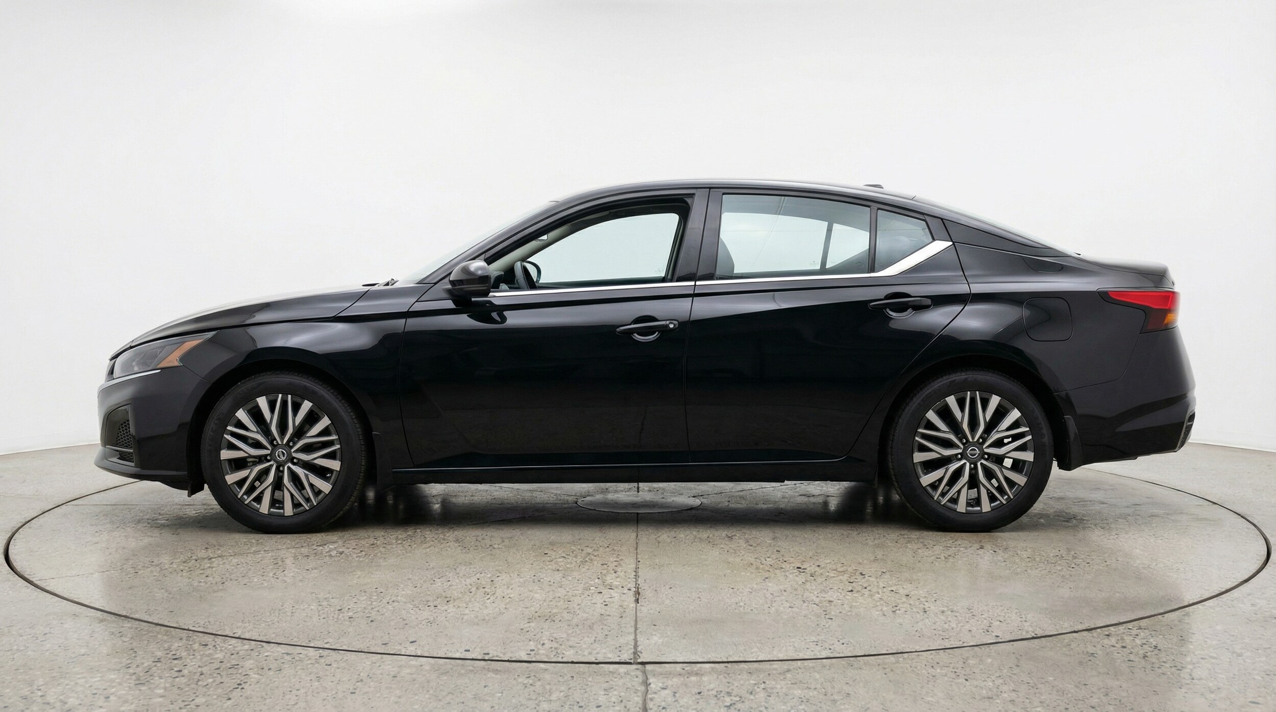 Thumbnail: 2025 Nissan Altima - 4