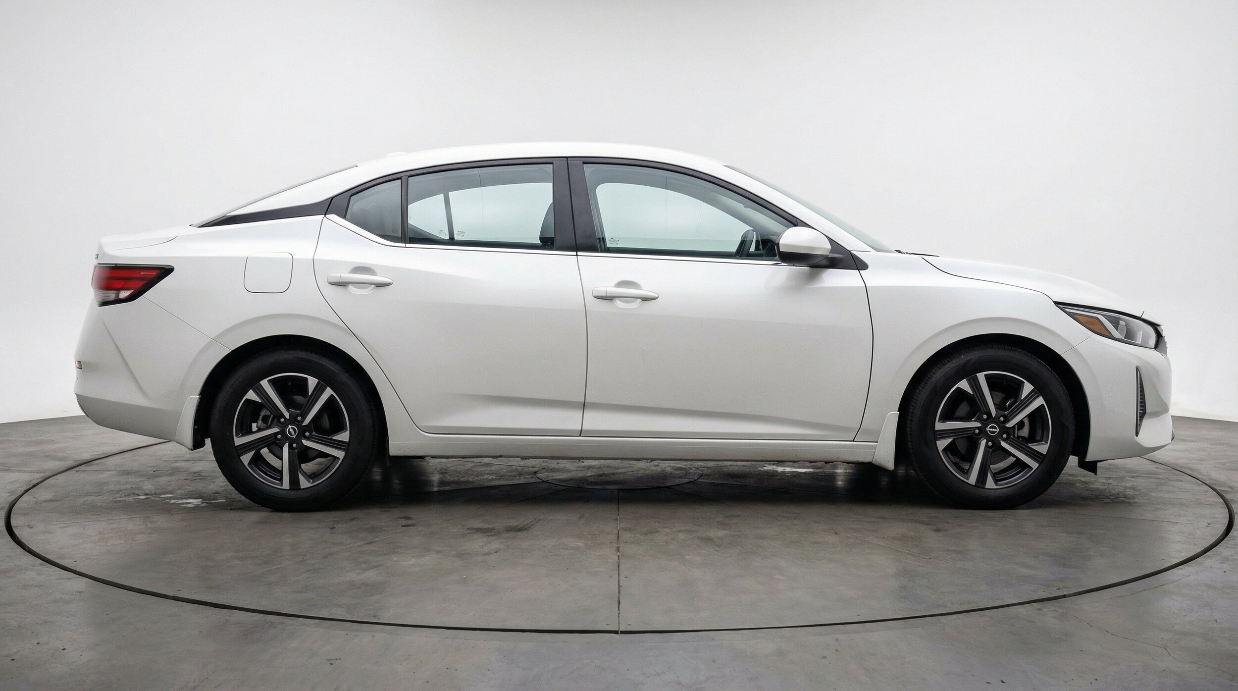 Thumbnail: 2025 Nissan Sentra - 10