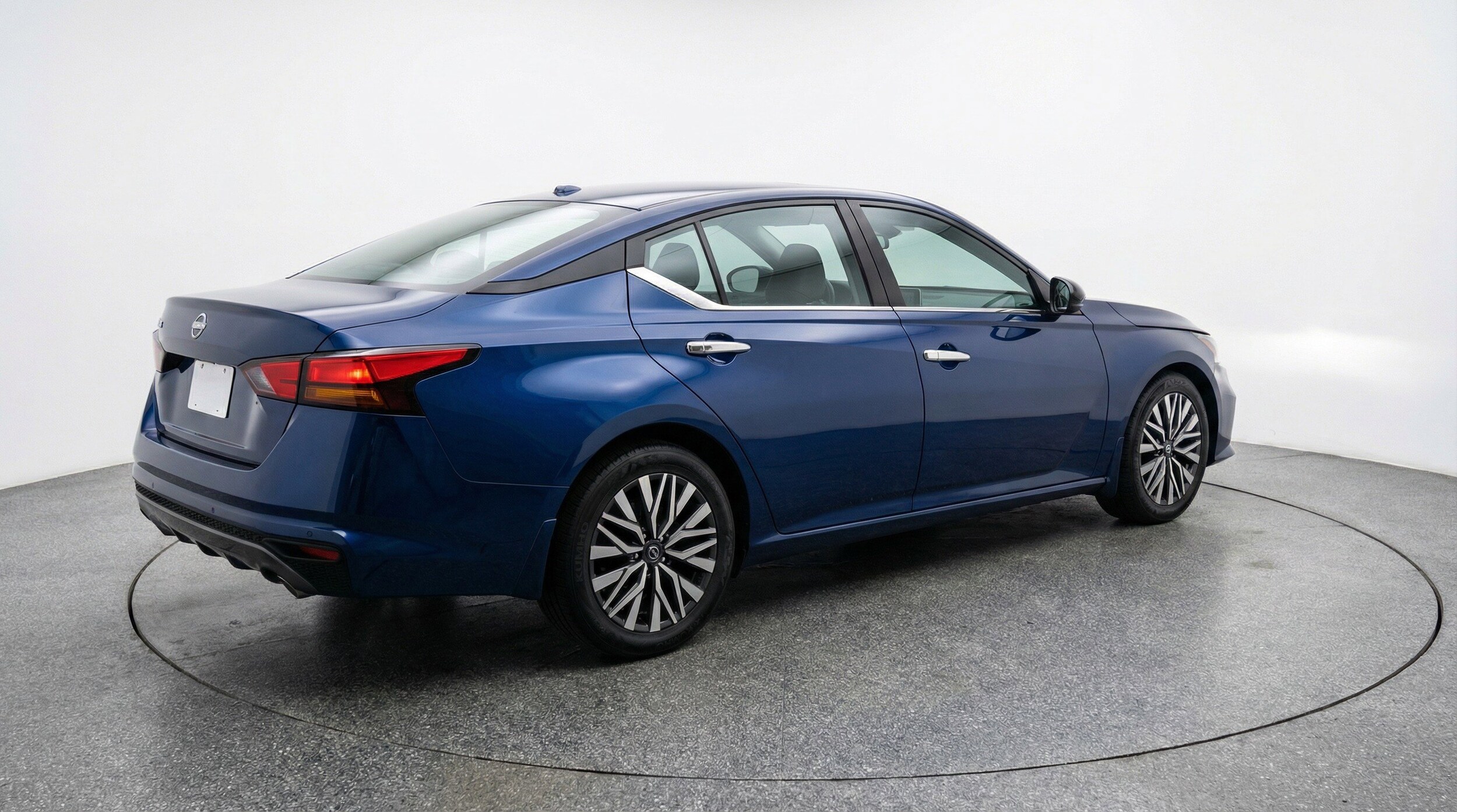 Thumbnail: 2025 Nissan Altima - 9