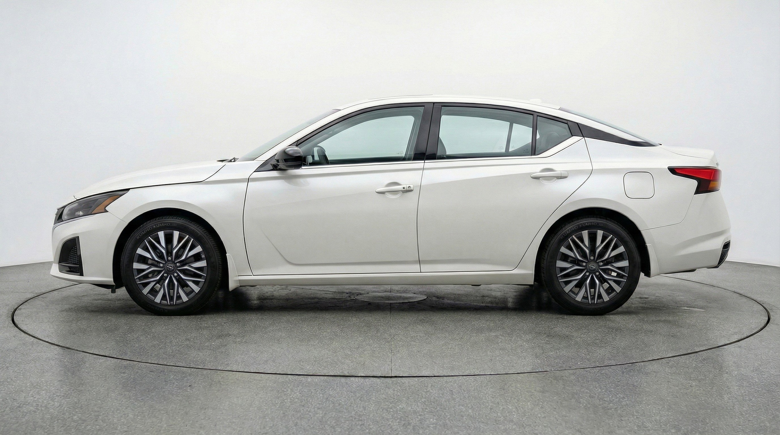 Thumbnail: 2025 Nissan Altima - 5