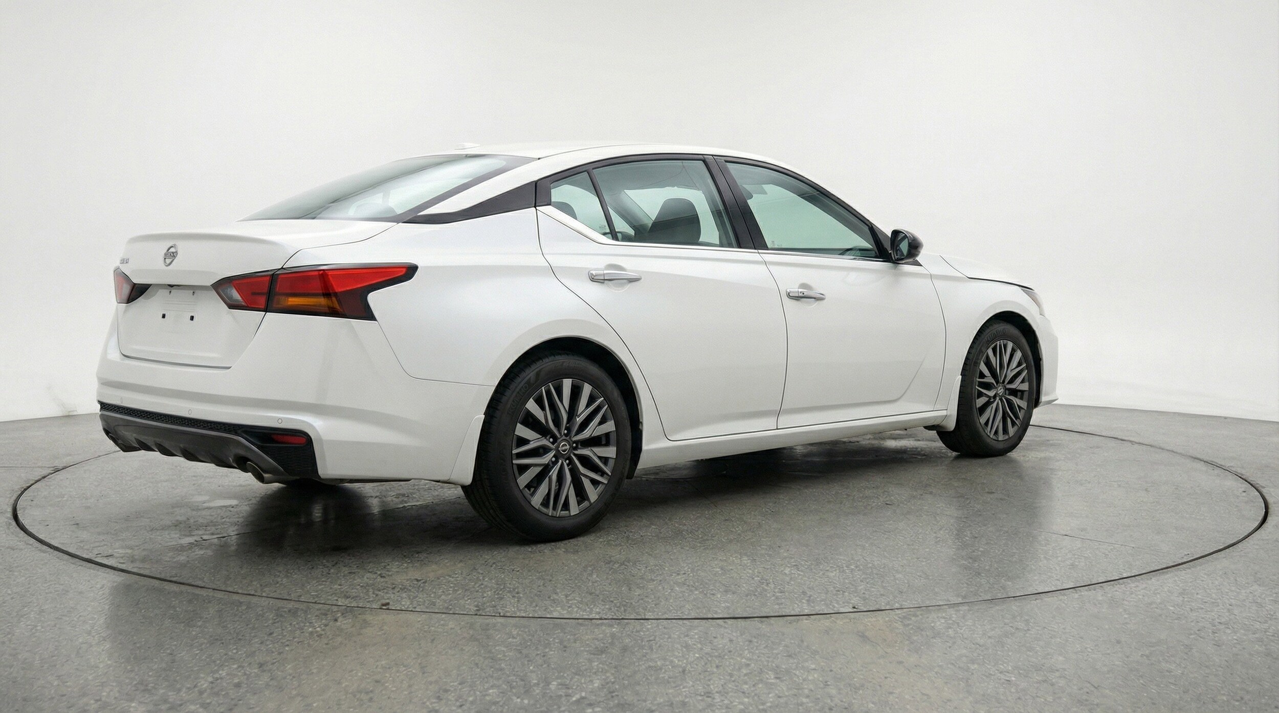 Thumbnail: 2025 Nissan Altima - 9