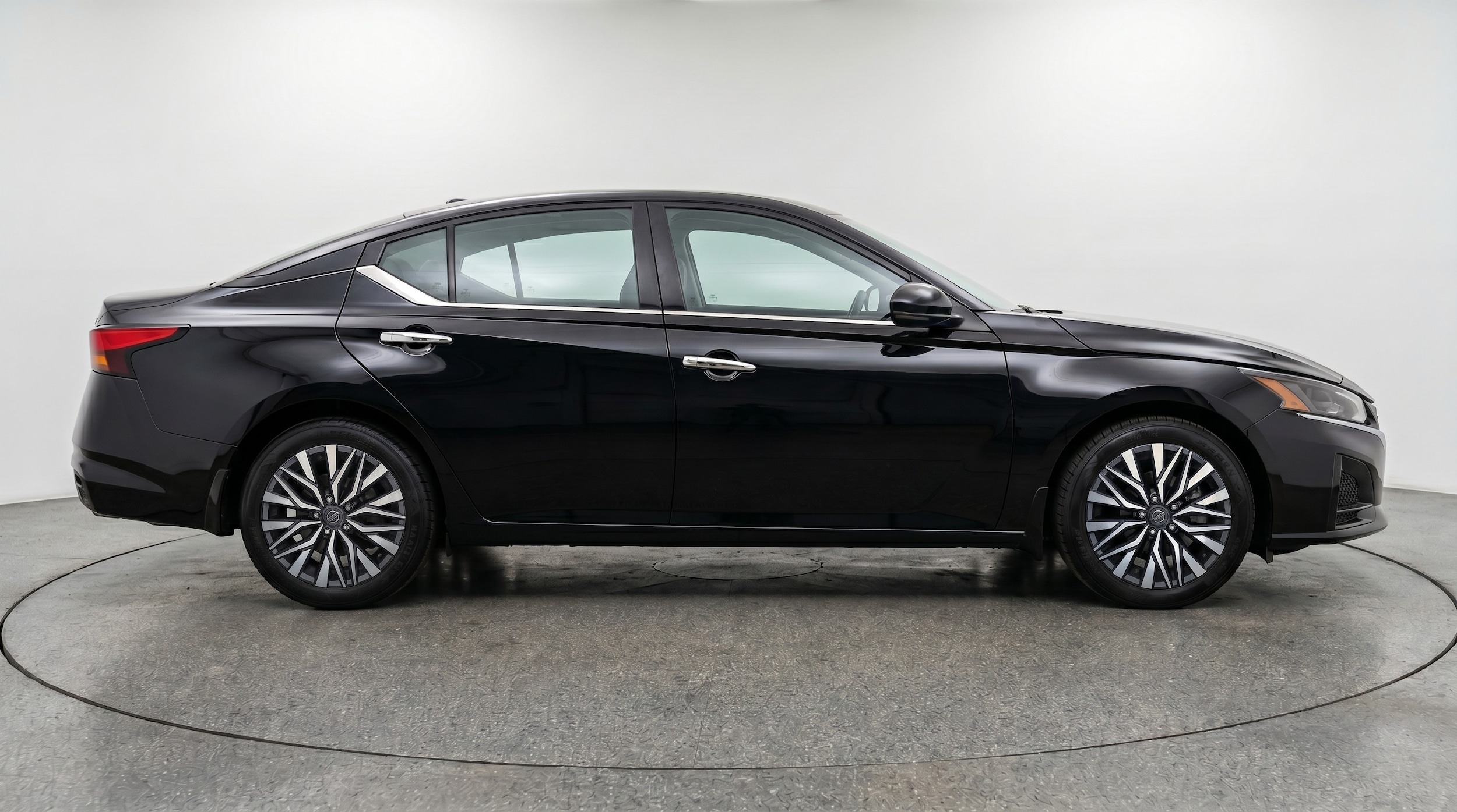 Thumbnail: 2025 Nissan Altima - 8