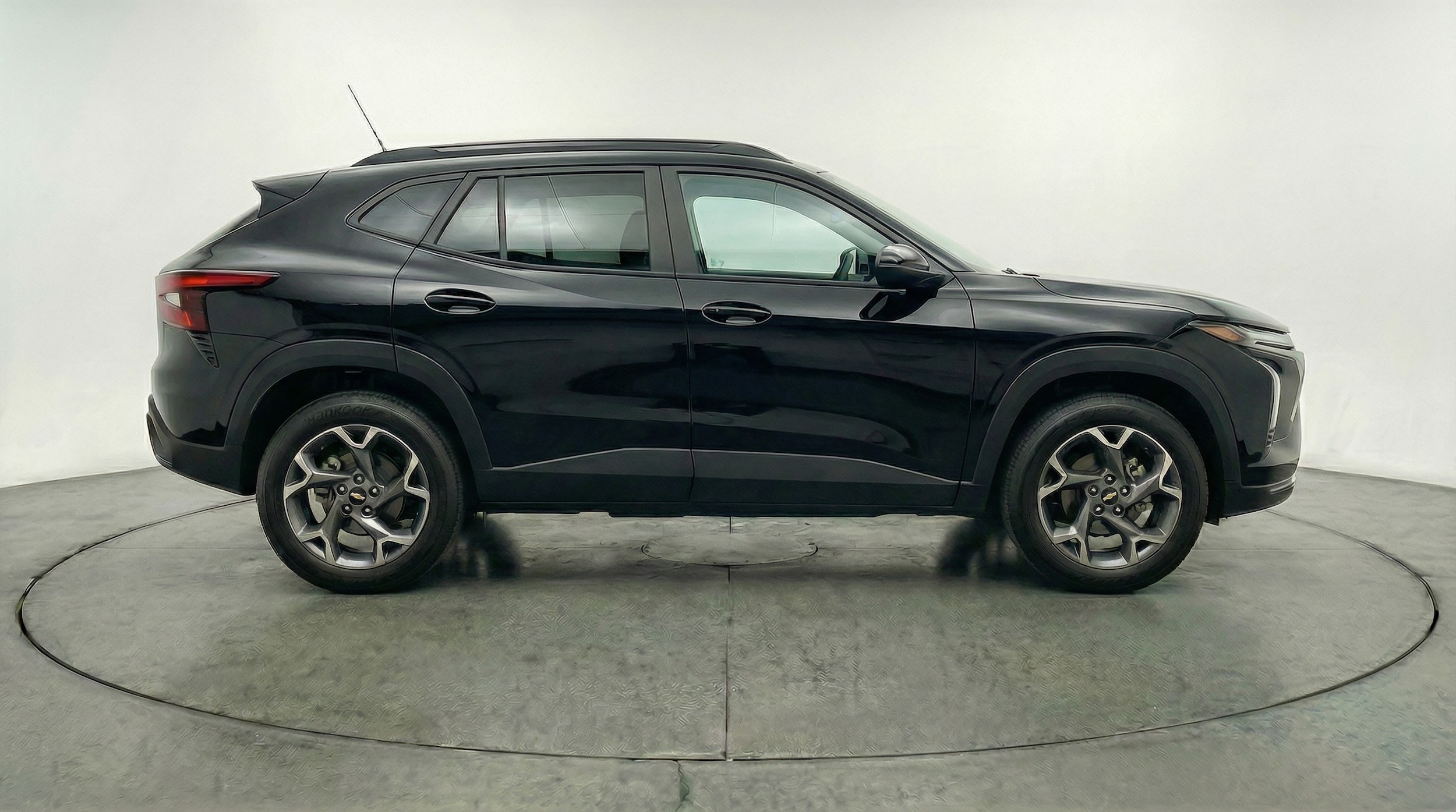 Thumbnail: 2025 Chevrolet Trax - 8