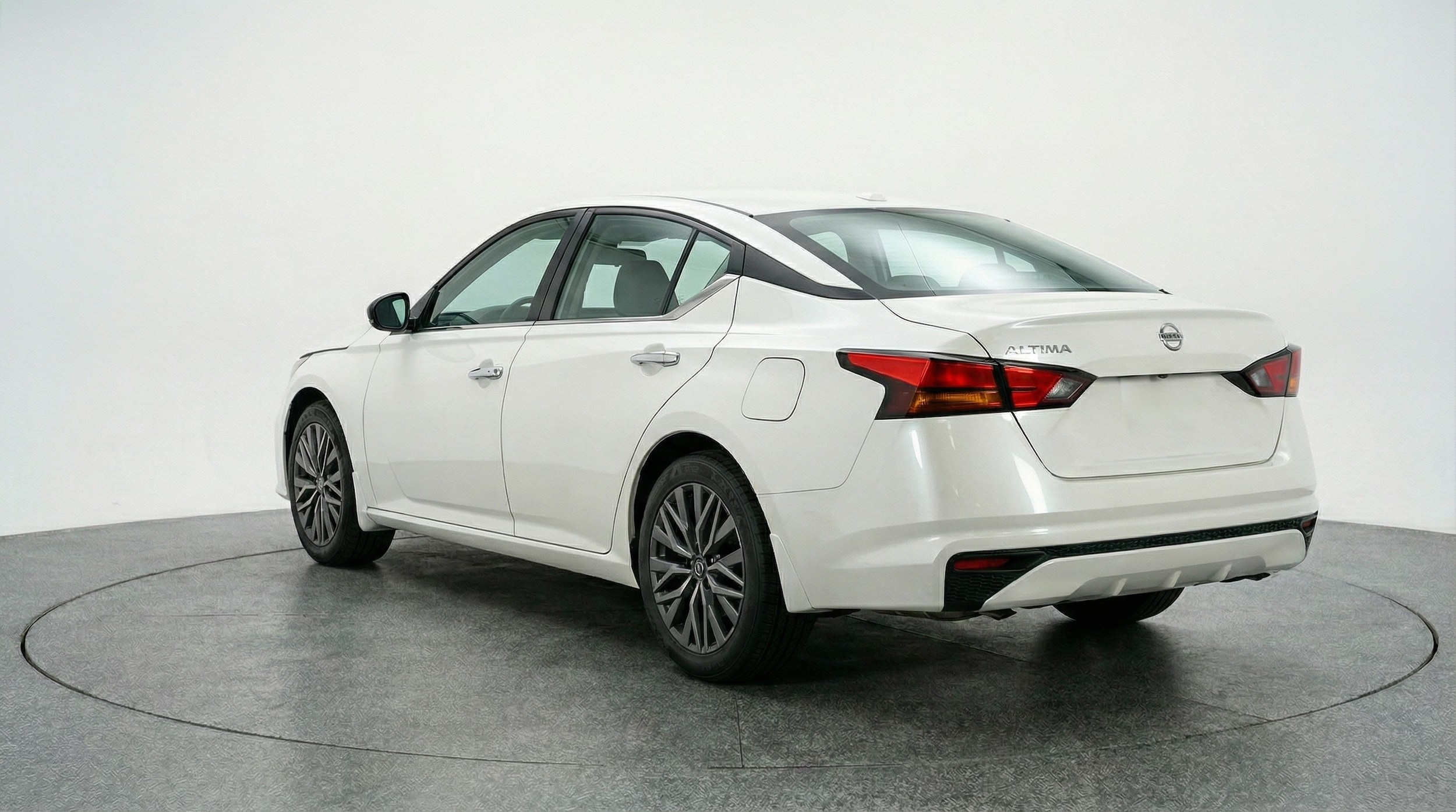 Thumbnail: 2025 Nissan Altima - 5