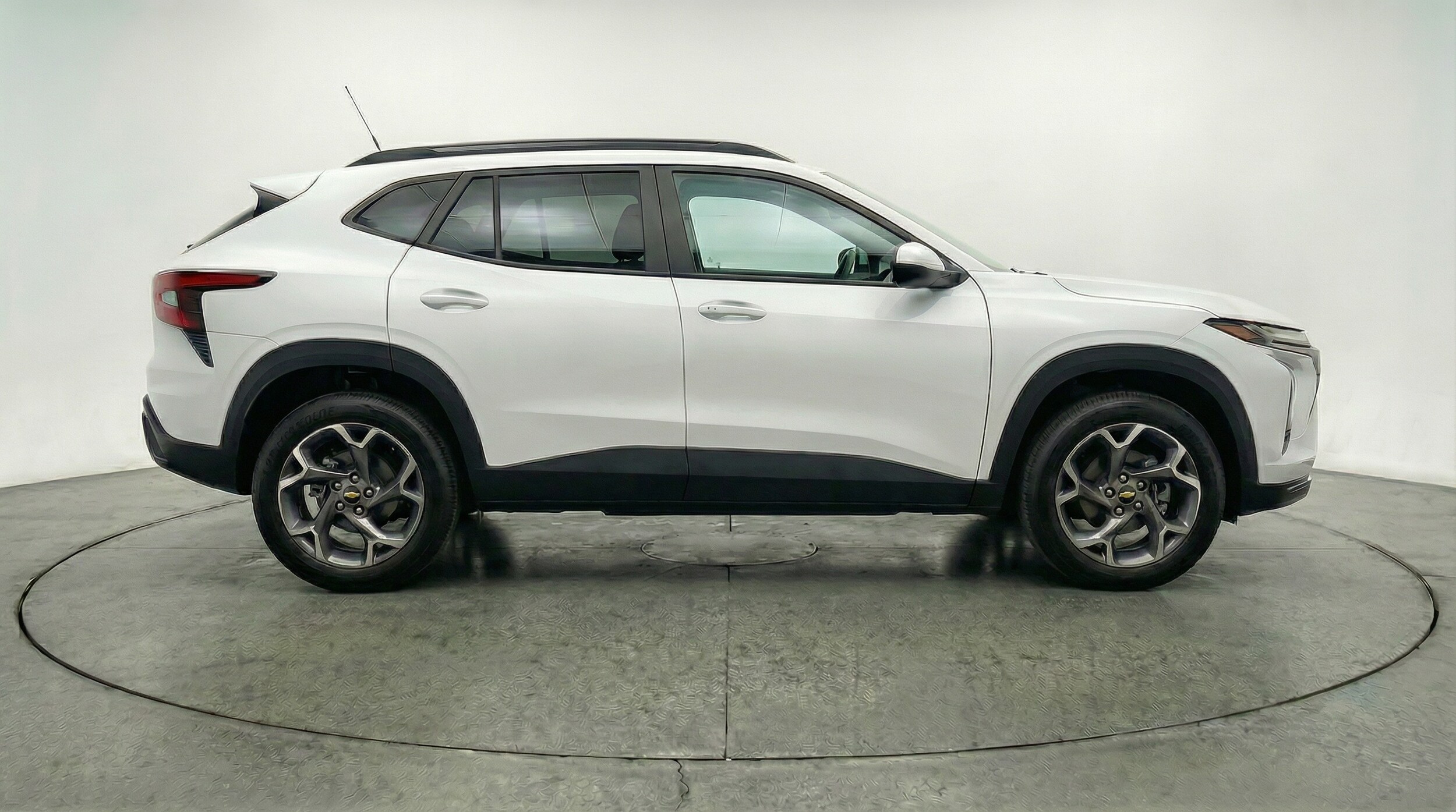 Thumbnail: 2025 Chevrolet Trax - 8