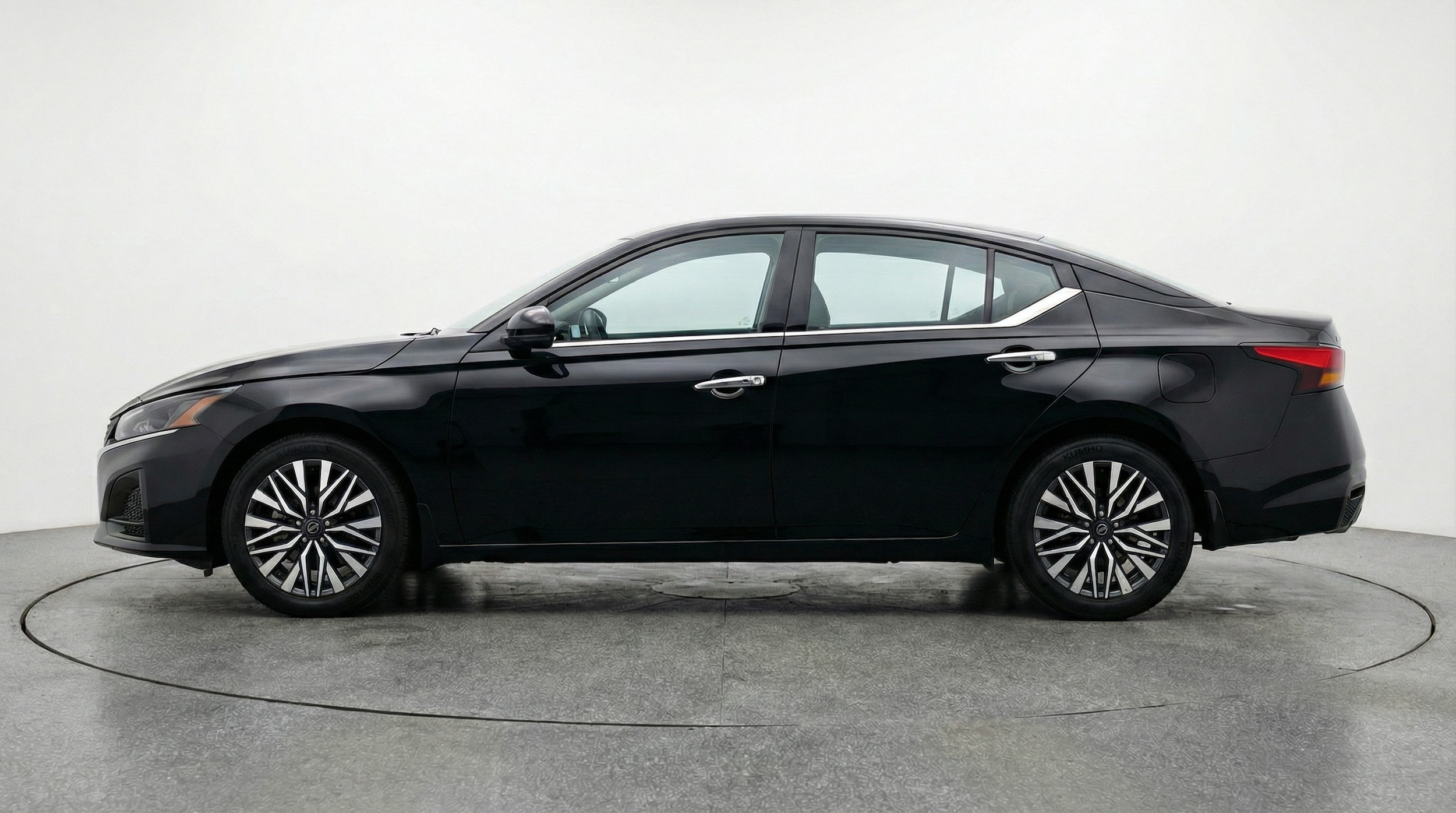 Thumbnail: 2025 Nissan Altima - 4