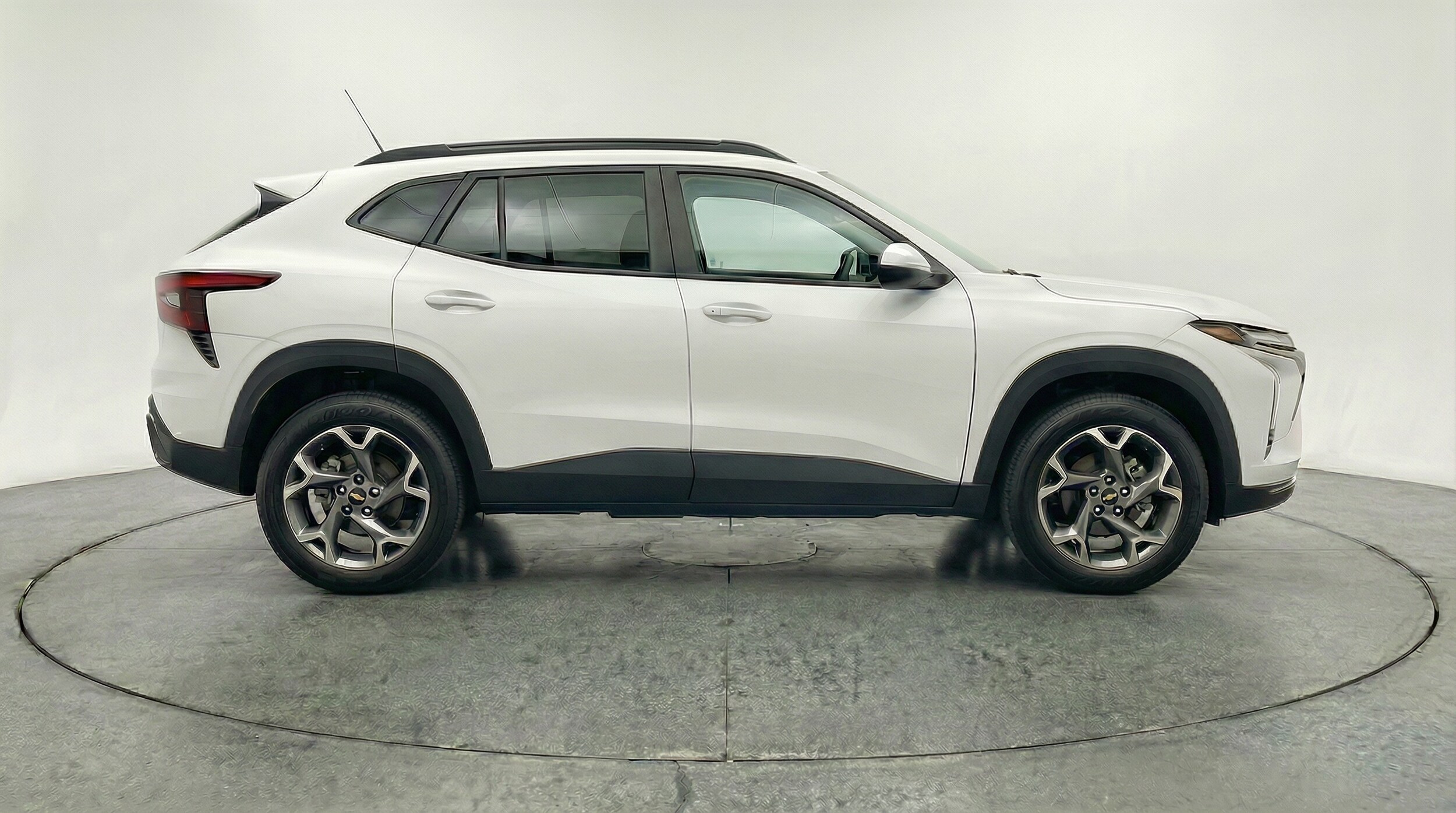 Thumbnail: 2025 Chevrolet Trax - 8