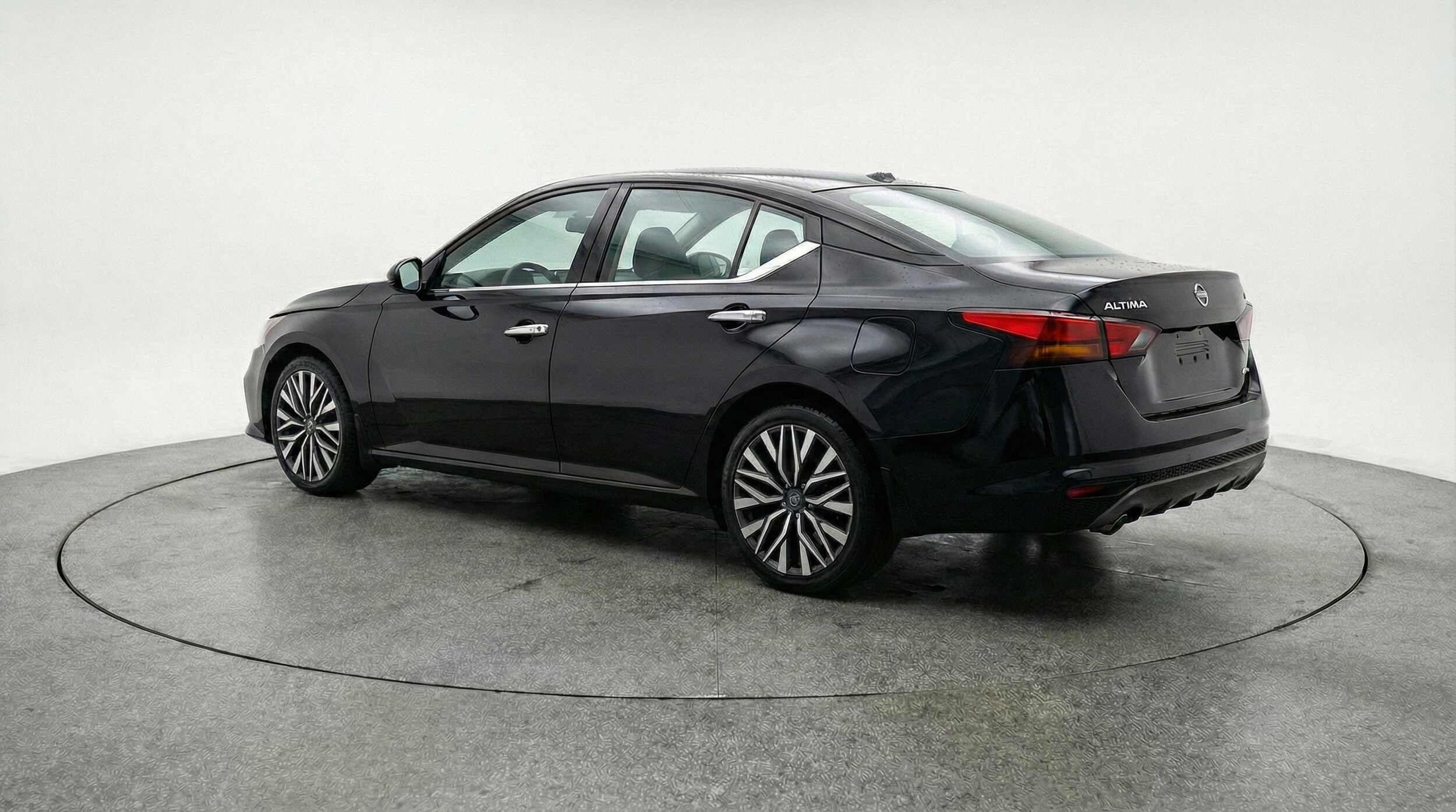 Thumbnail: 2025 Nissan Altima - 6