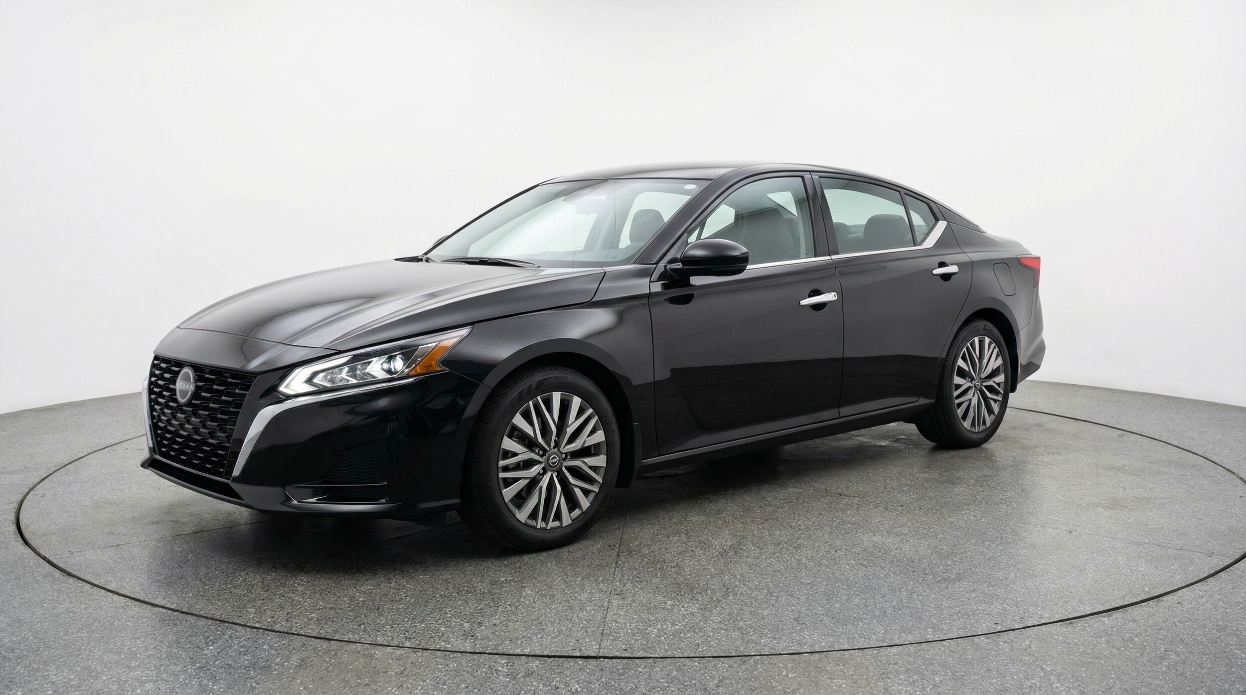 Thumbnail: 2025 Nissan Altima - 3