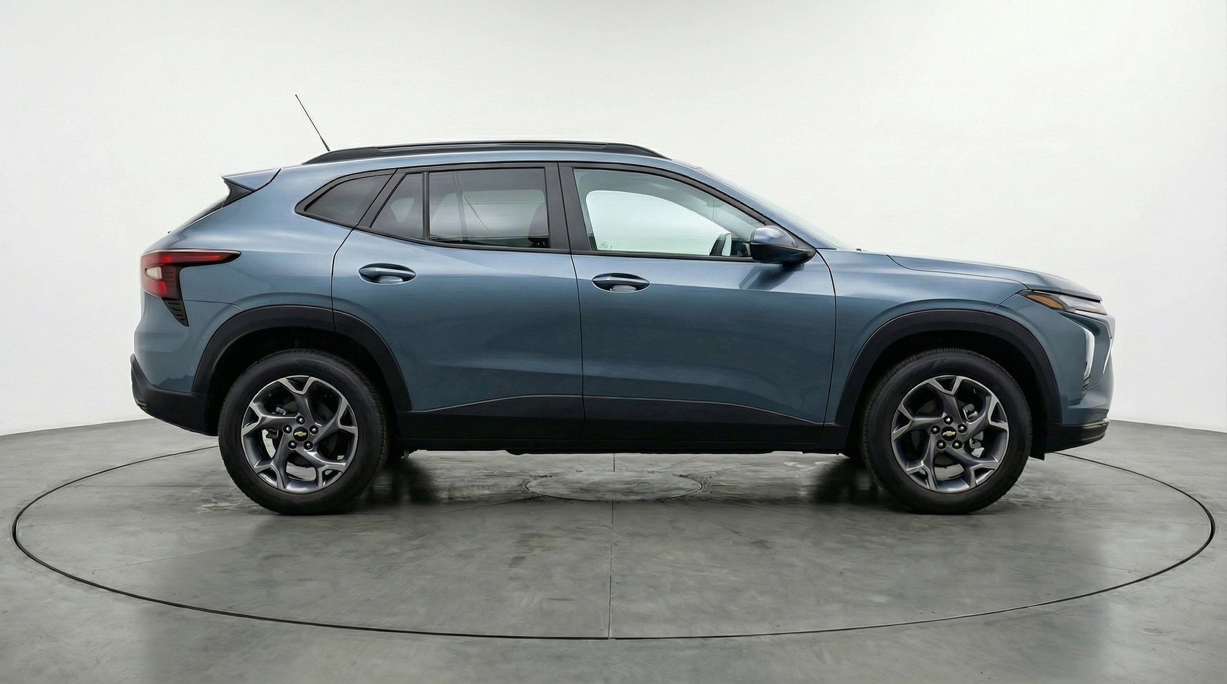 Thumbnail: 2025 Chevrolet Trax - 8