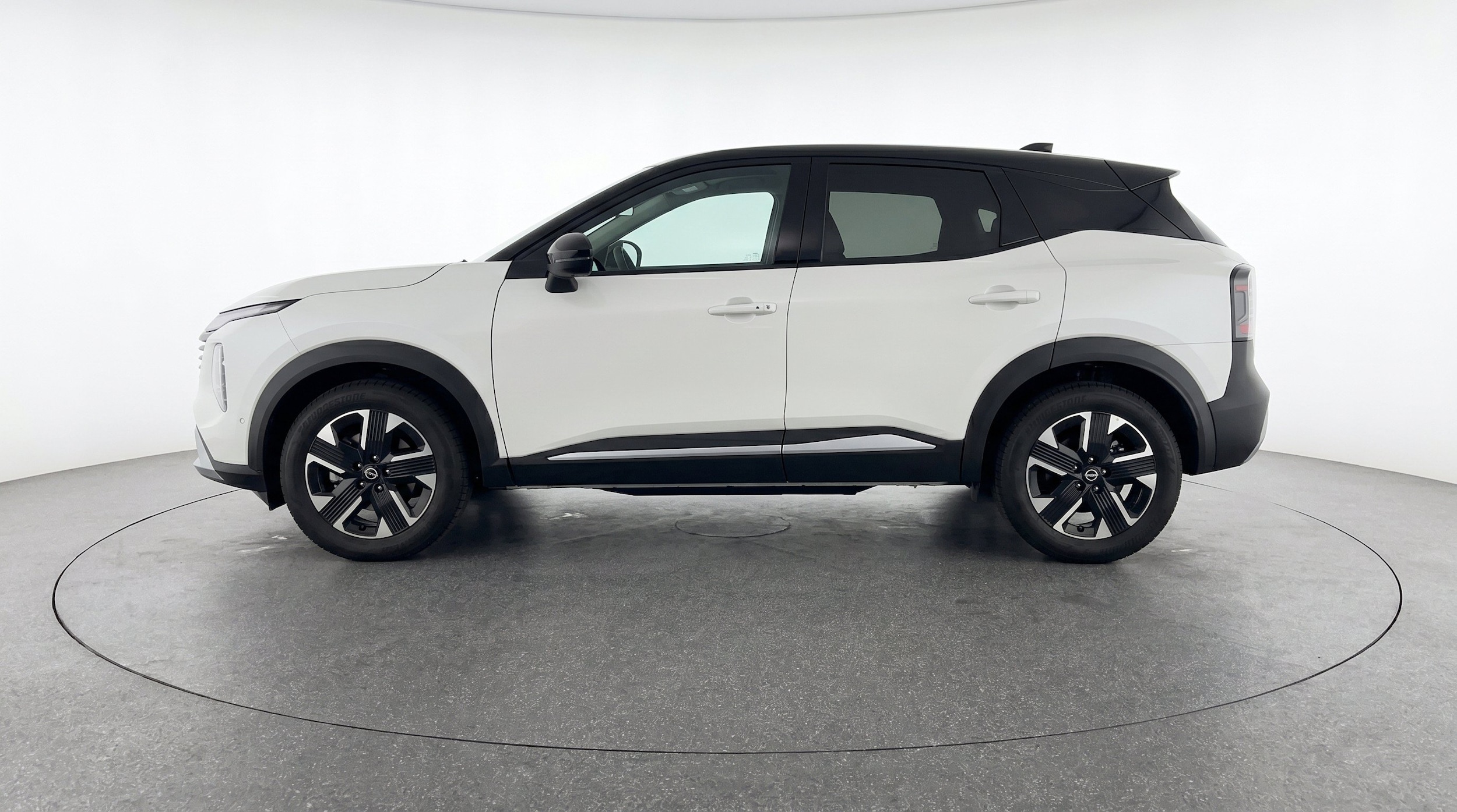 Thumbnail: 2026 Nissan Kicks - 5