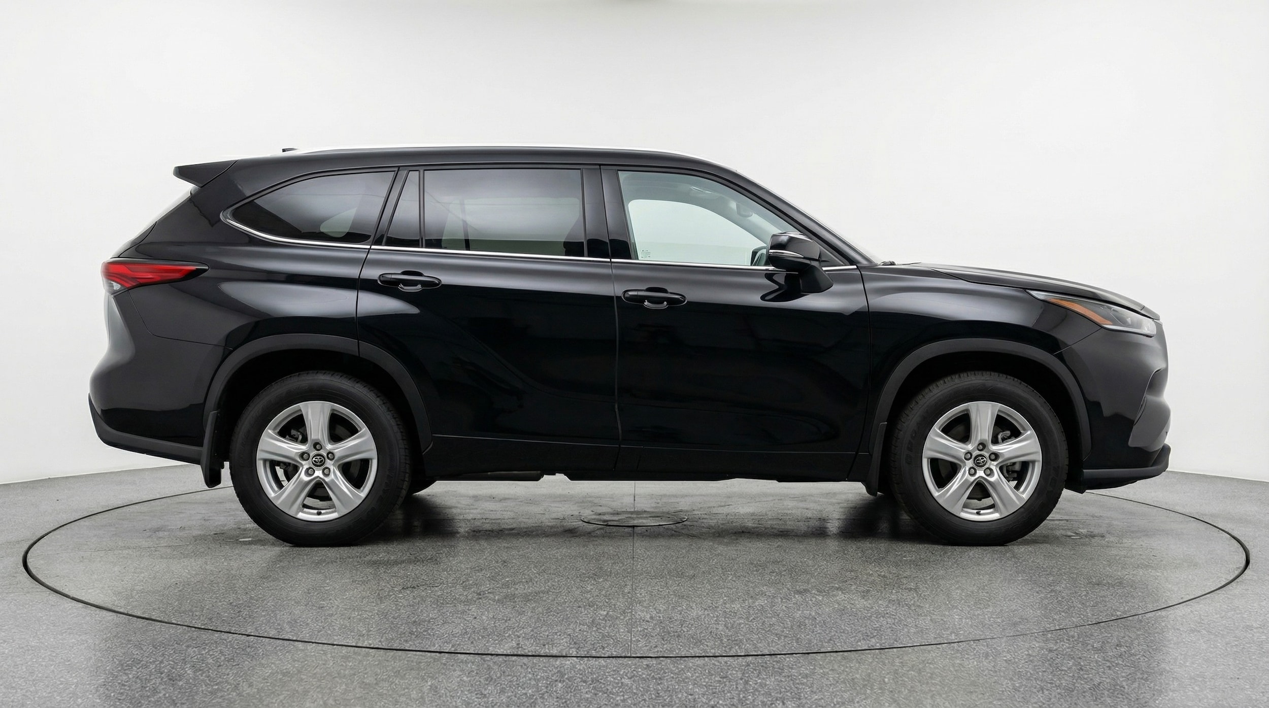 Thumbnail: 2025 Toyota Highlander - 8