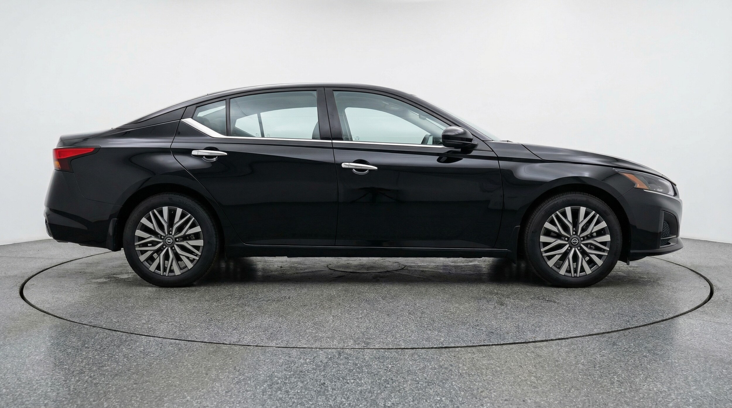 Thumbnail: 2025 Nissan Altima - 8