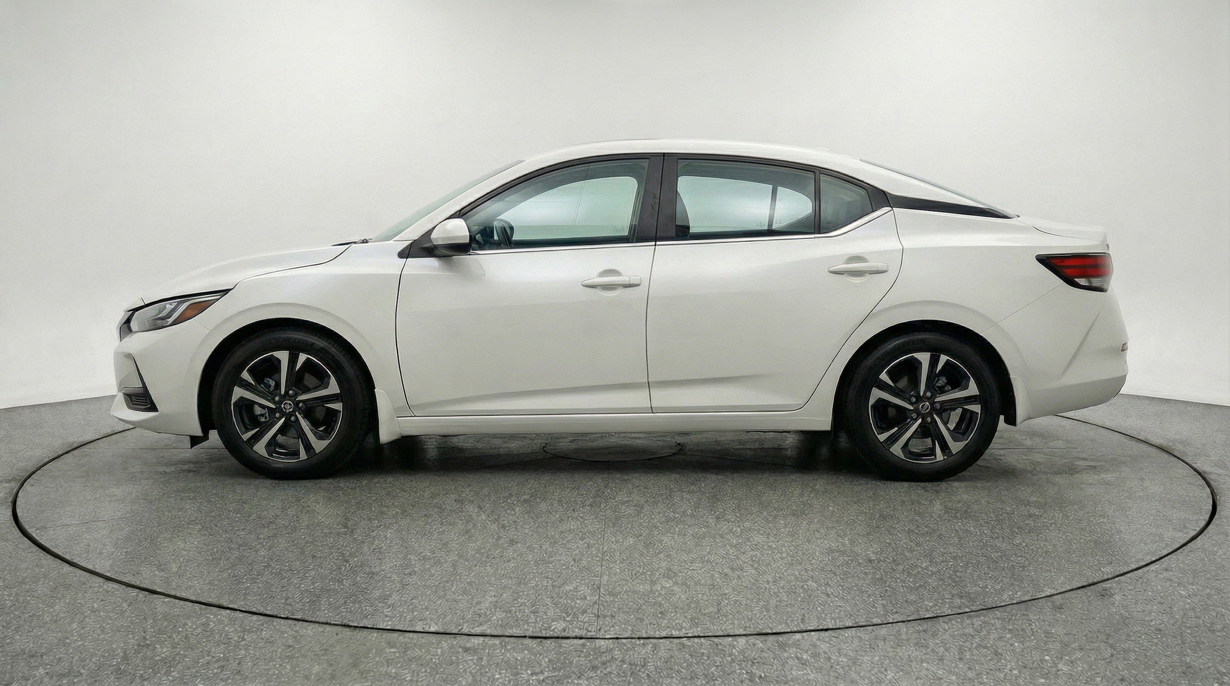 Thumbnail: 2025 Nissan Sentra - 5