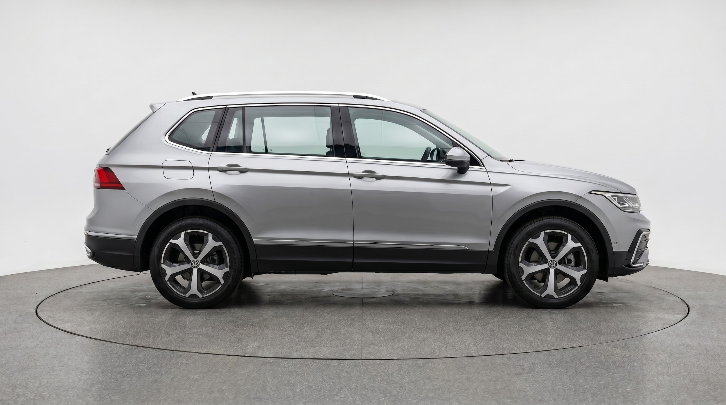 Thumbnail: 2026 Volkswagen Tiguan - 8