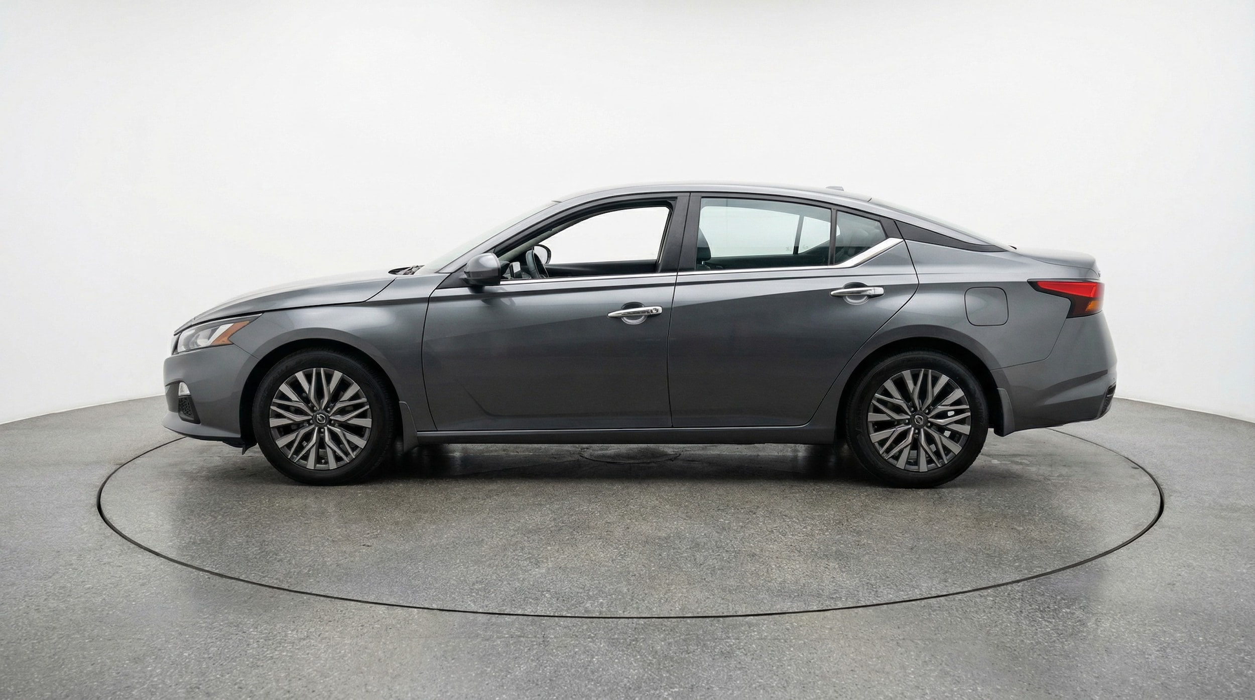 Thumbnail: 2025 Nissan Altima - 4