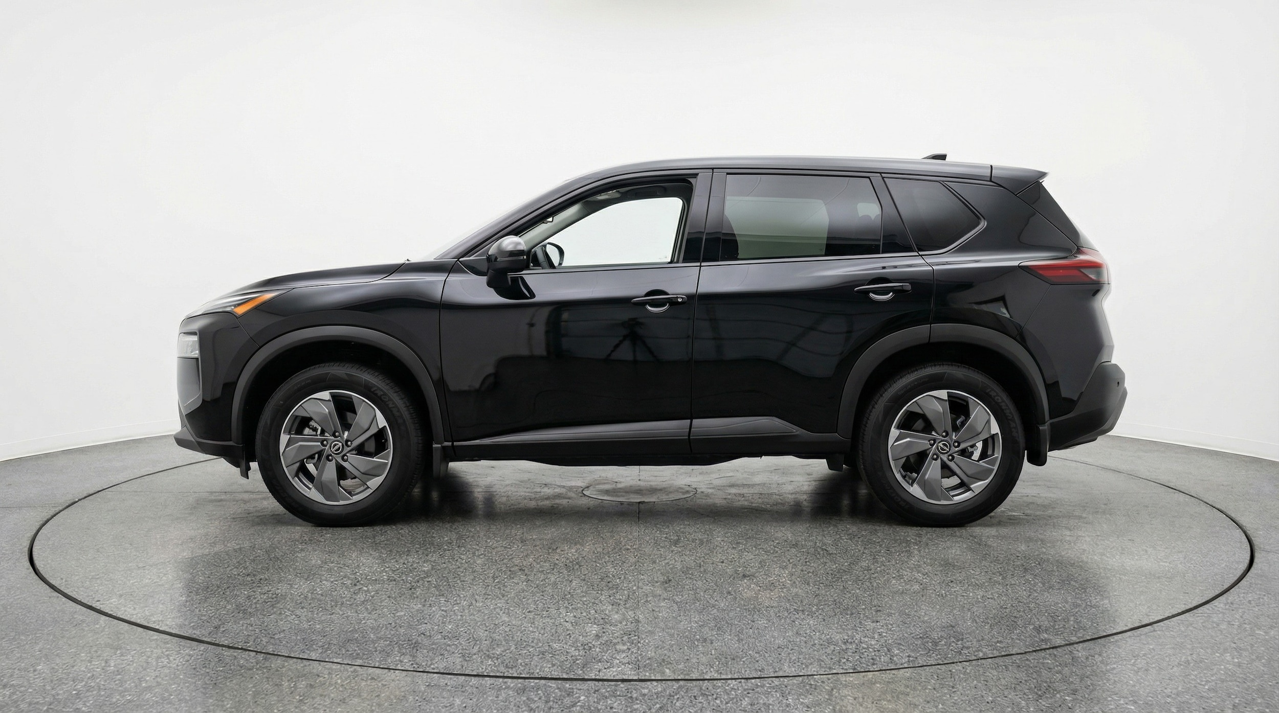 Thumbnail: 2025 Nissan Rogue - 4