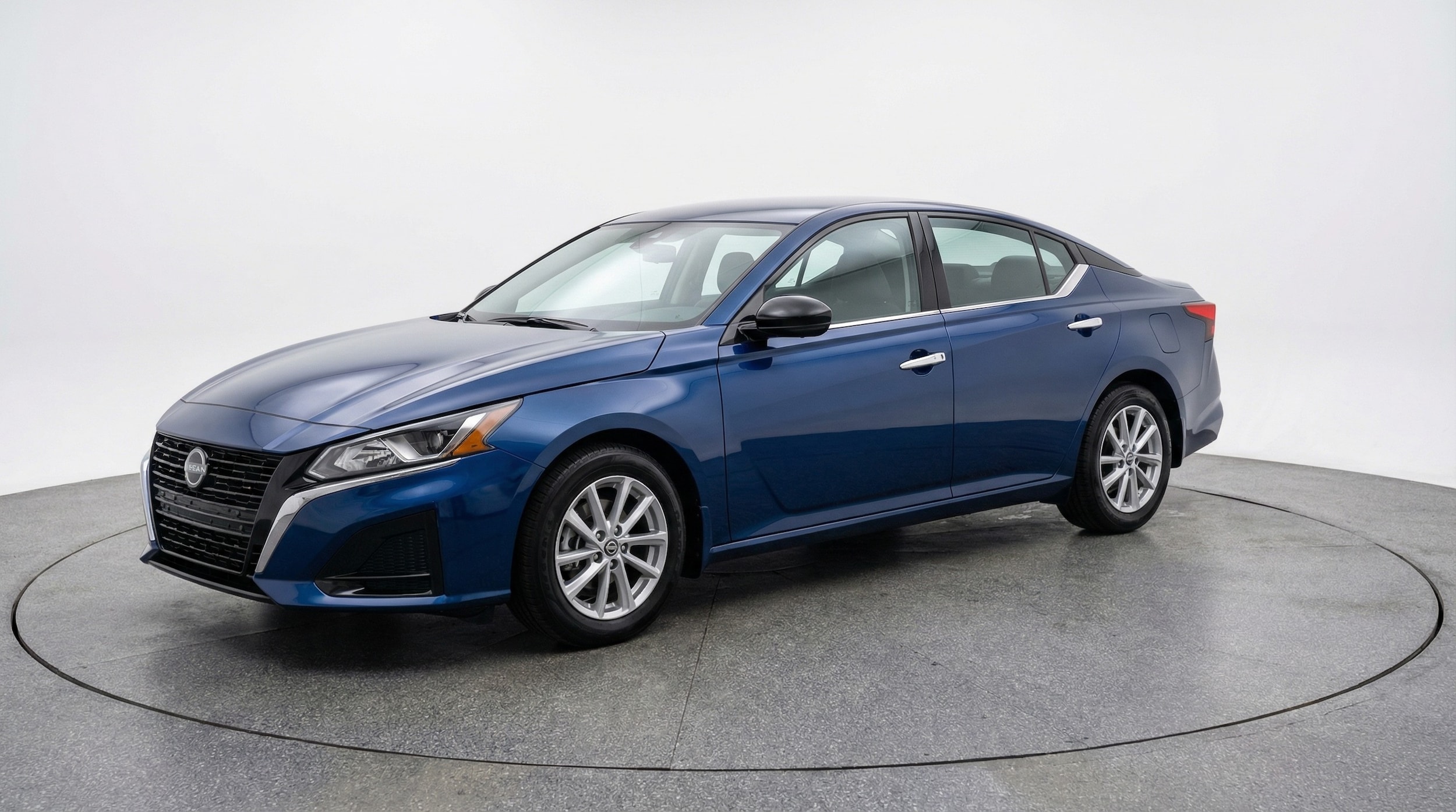 Thumbnail: 2025 Nissan Altima - 3