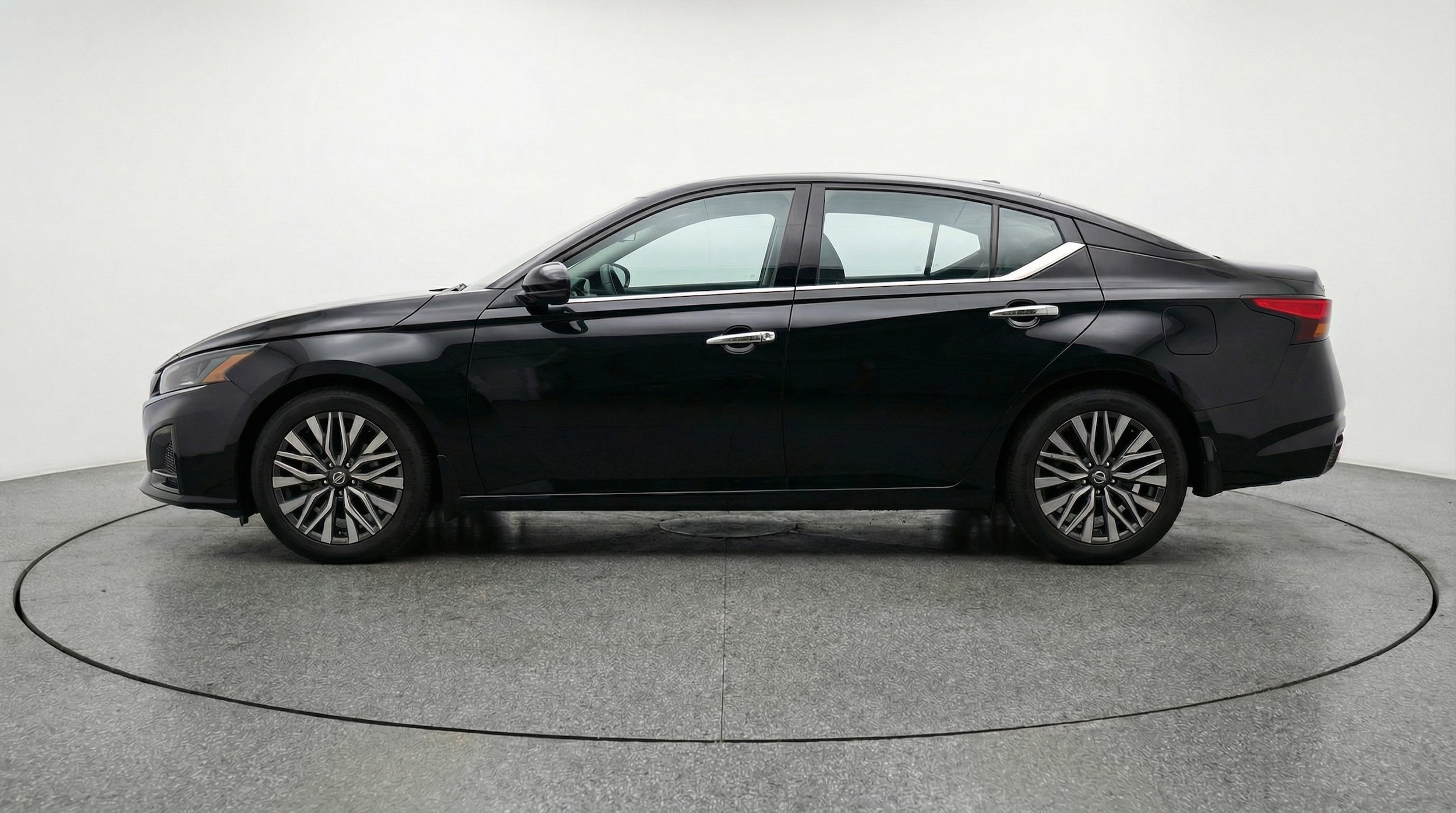 Thumbnail: 2025 Nissan Altima - 4