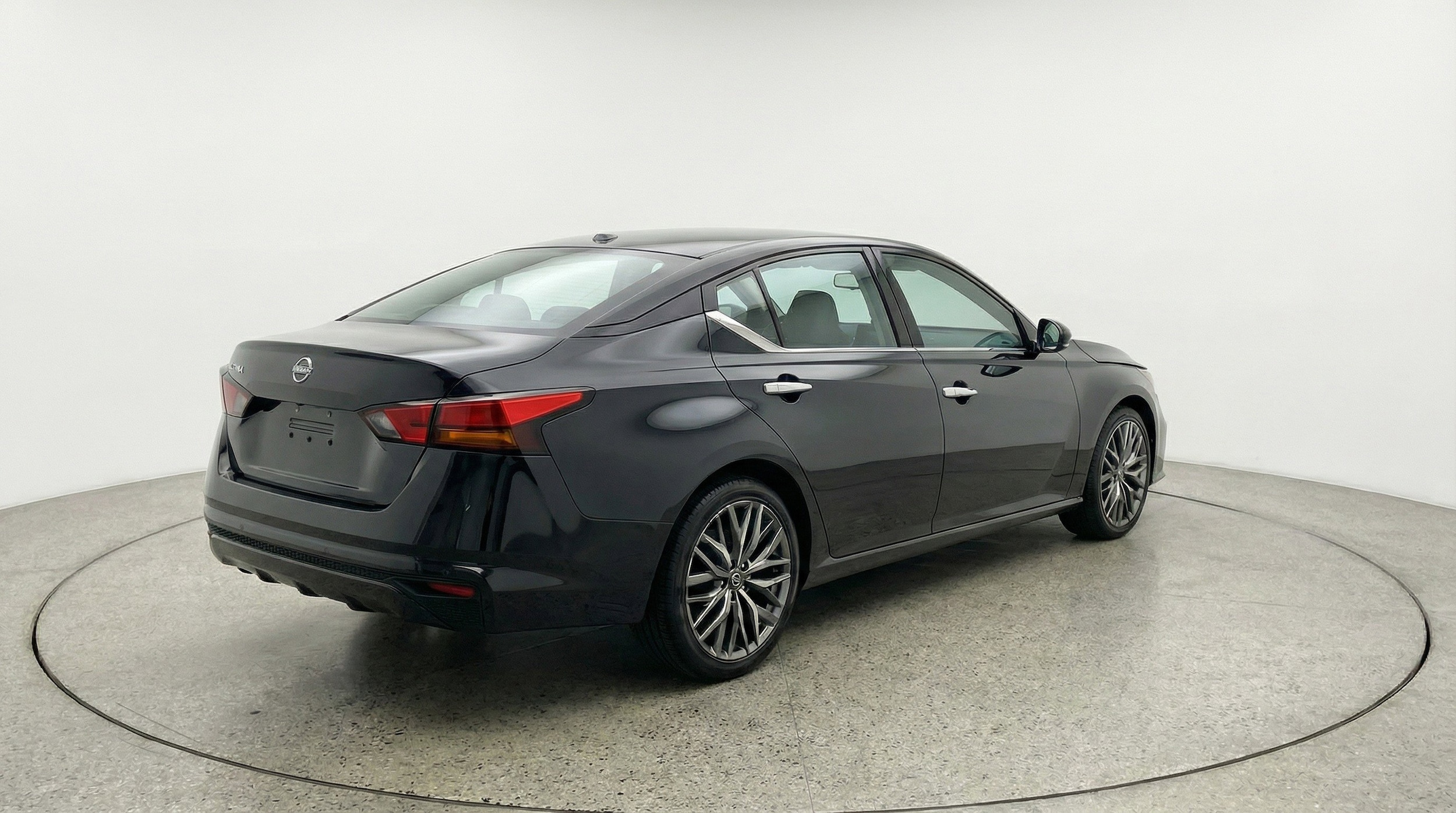 Thumbnail: 2025 Nissan Altima - 9