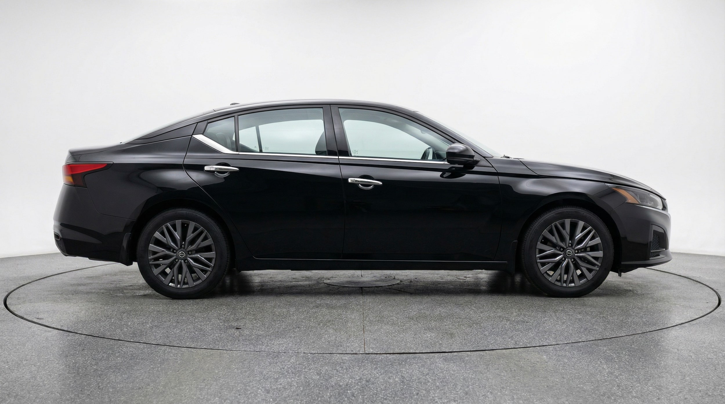 Thumbnail: 2025 Nissan Altima - 8