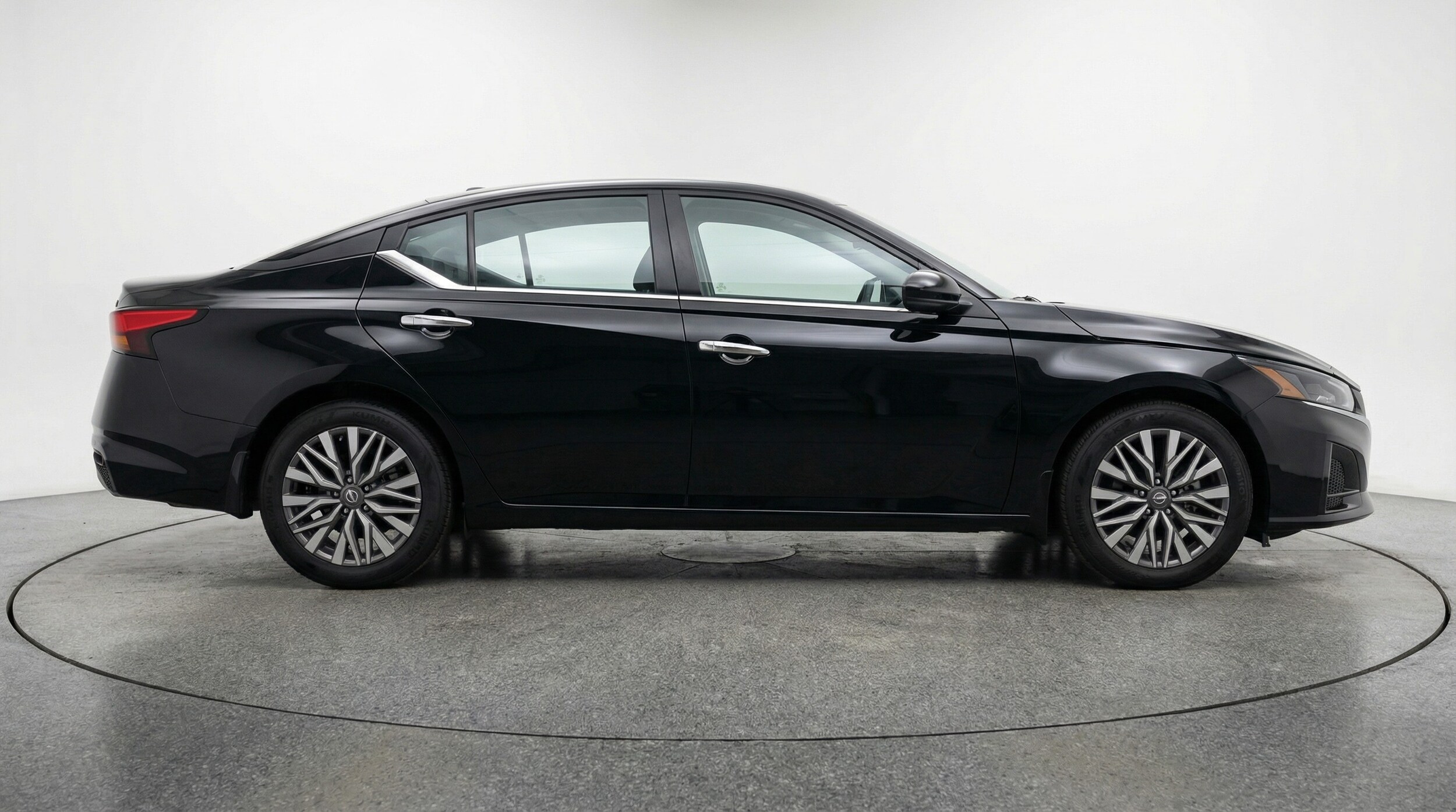 Thumbnail: 2025 Nissan Altima - 8