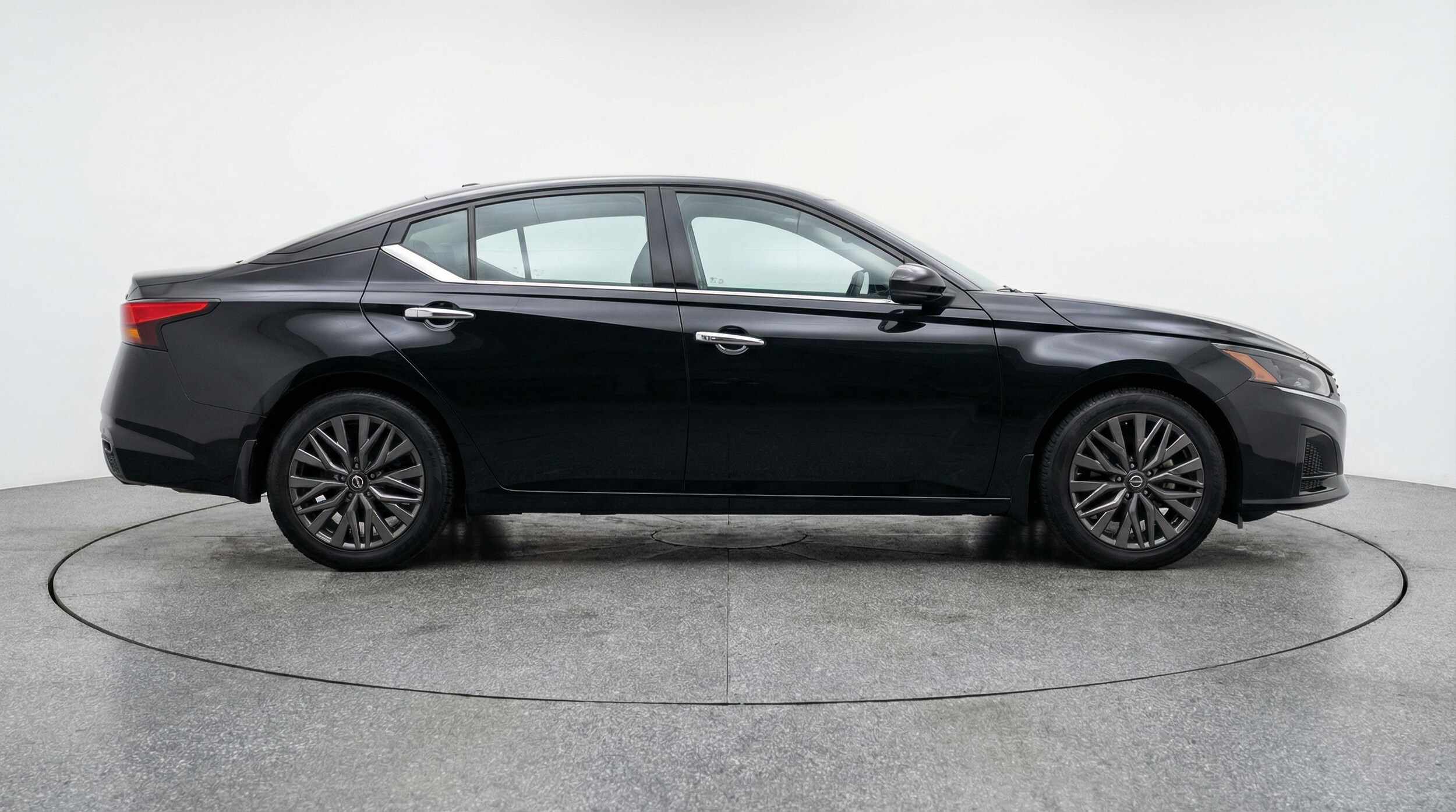 Thumbnail: 2025 Nissan Altima - 8