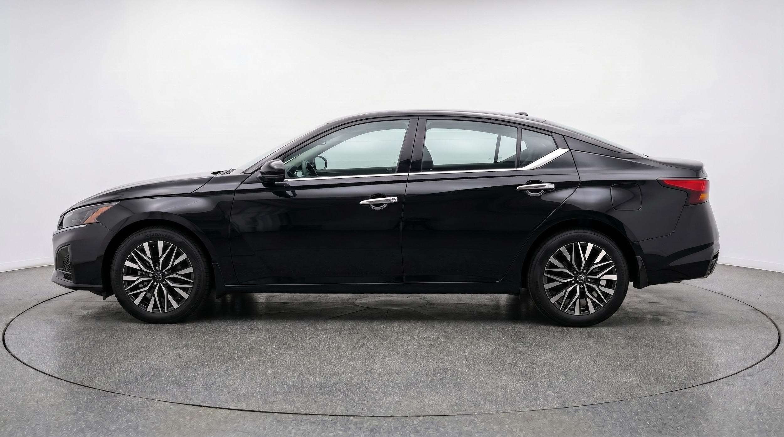 Thumbnail: 2025 Nissan Altima - 4