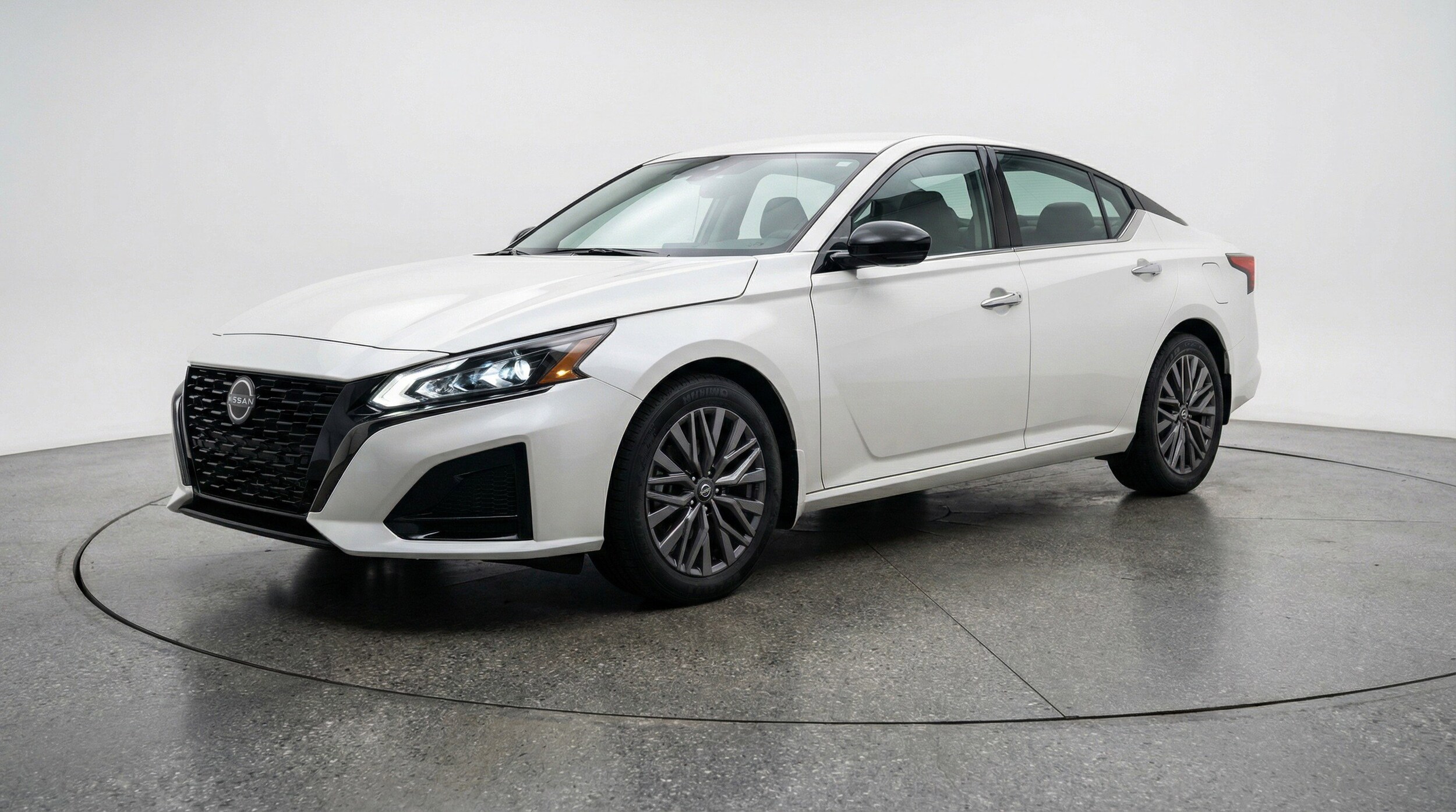 Thumbnail: 2025 Nissan Altima - 3