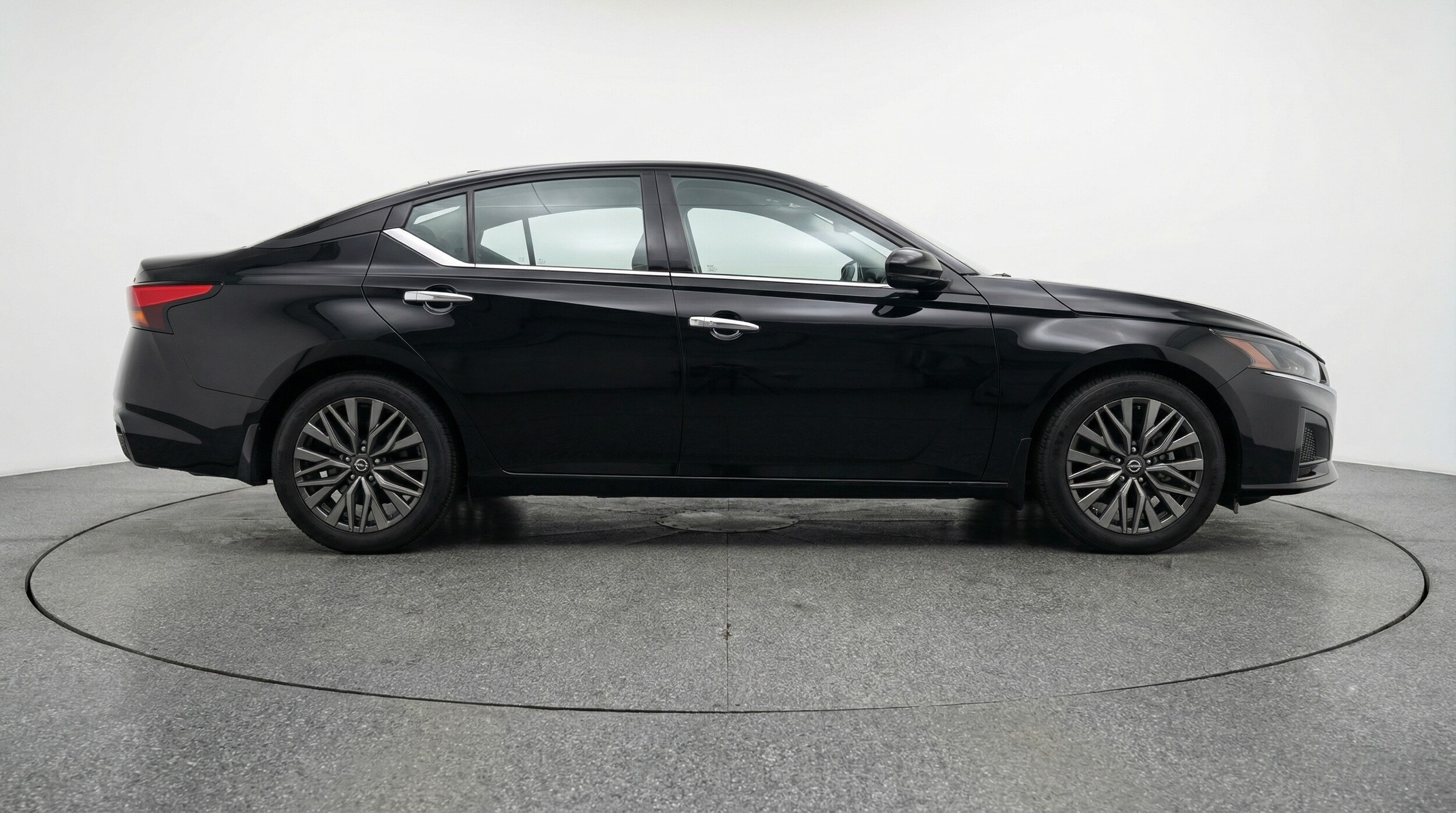 Thumbnail: 2025 Nissan Altima - 8