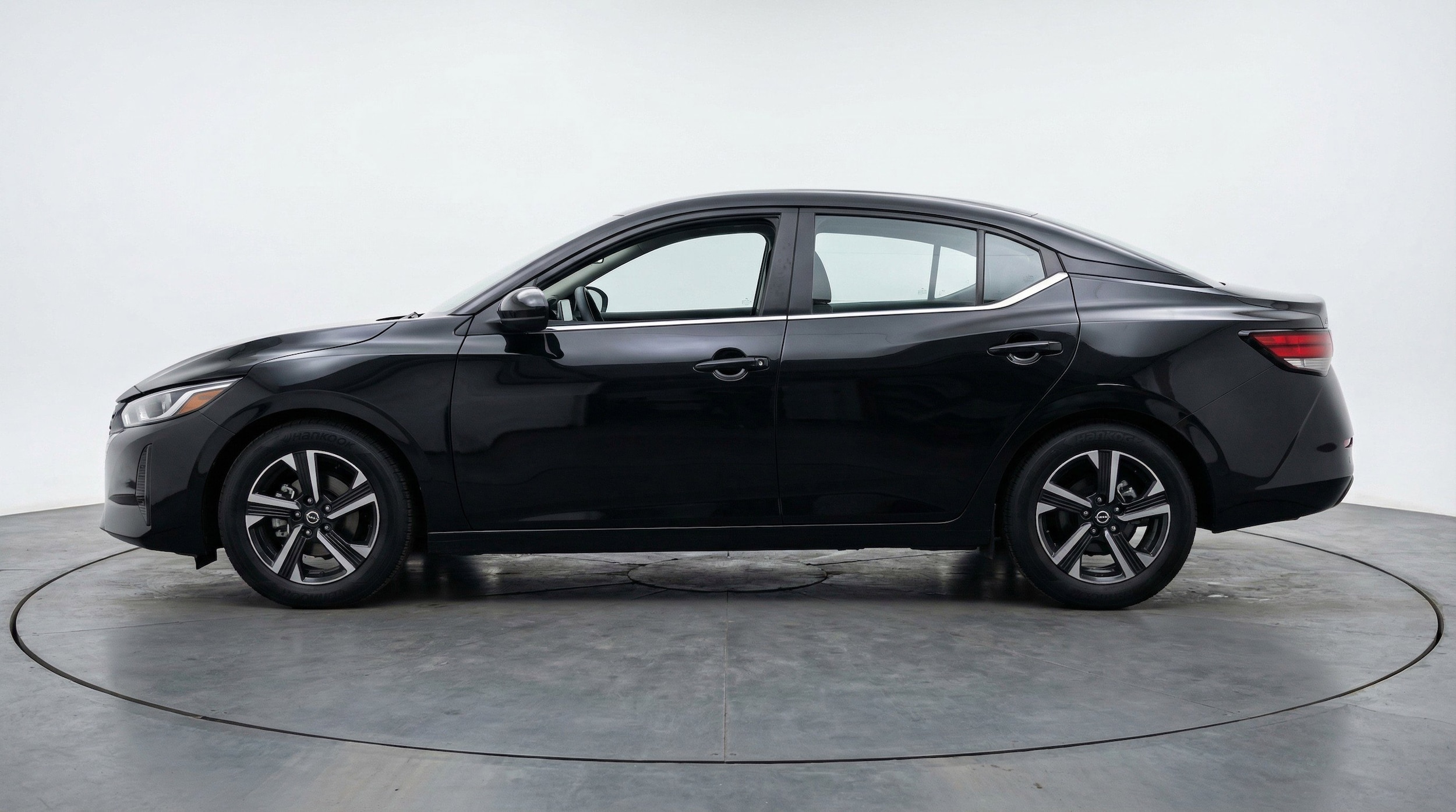 Thumbnail: 2025 Nissan Sentra - 5
