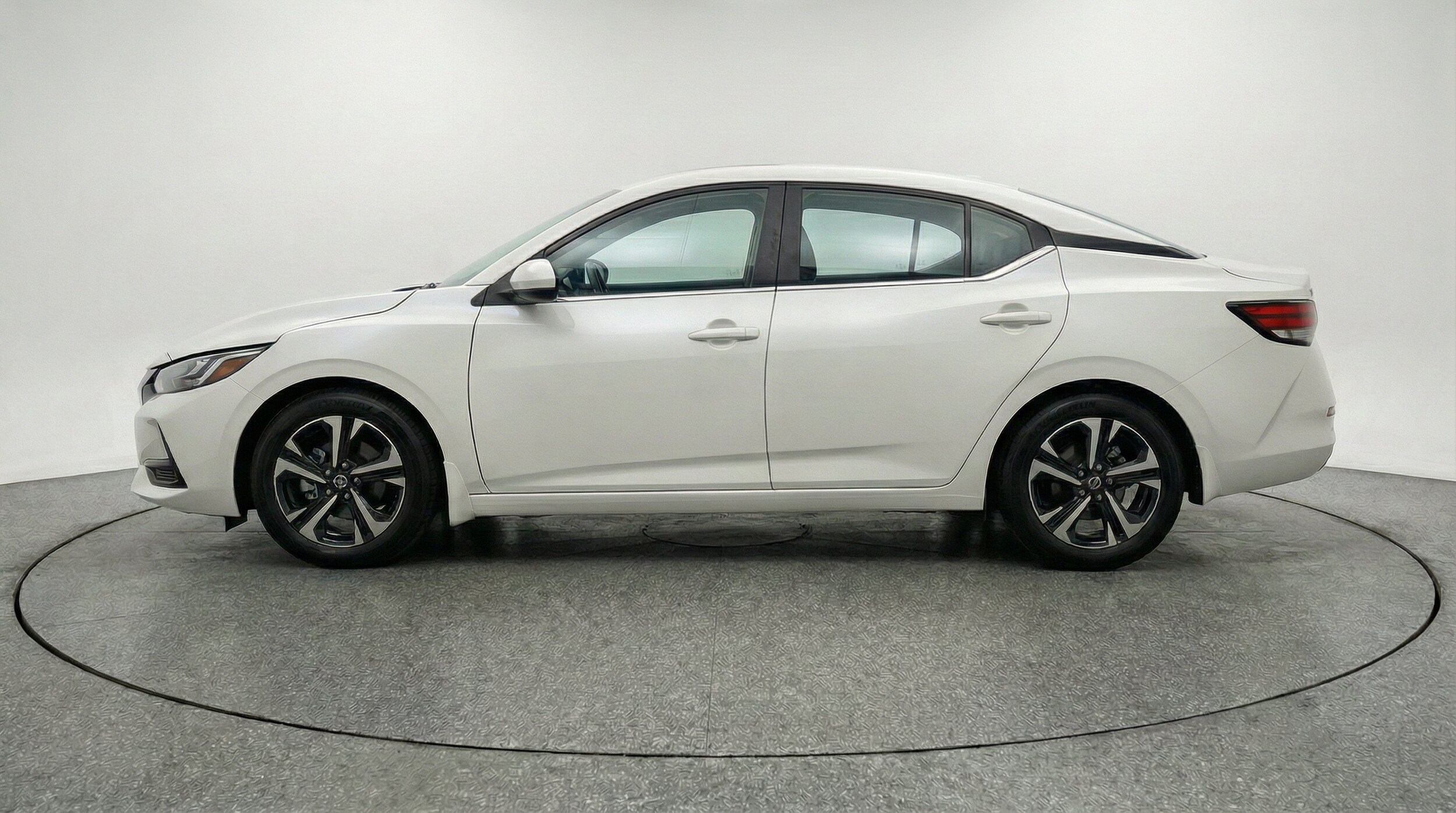 Thumbnail: 2025 Nissan Sentra - 5