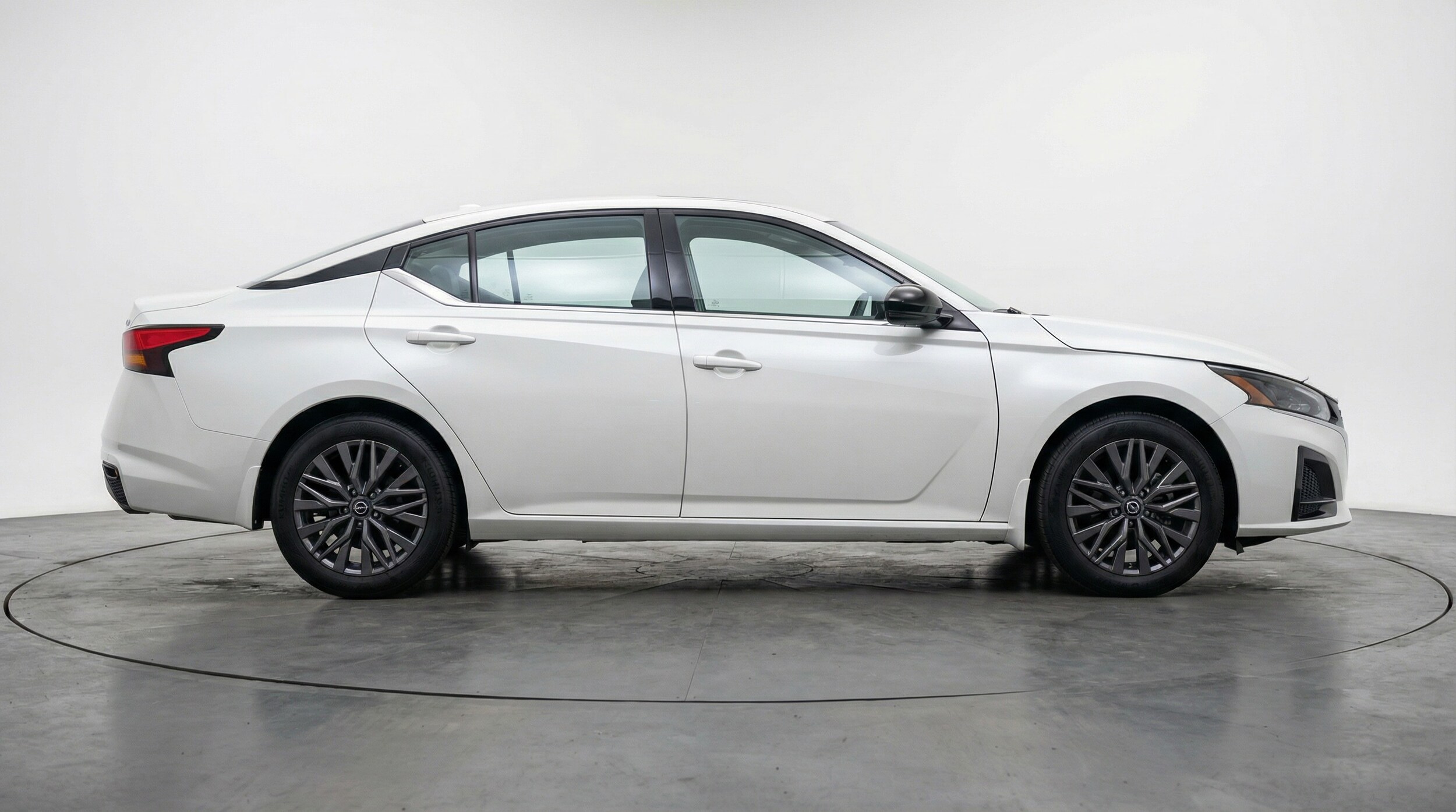 Thumbnail: 2025 Nissan Altima - 8