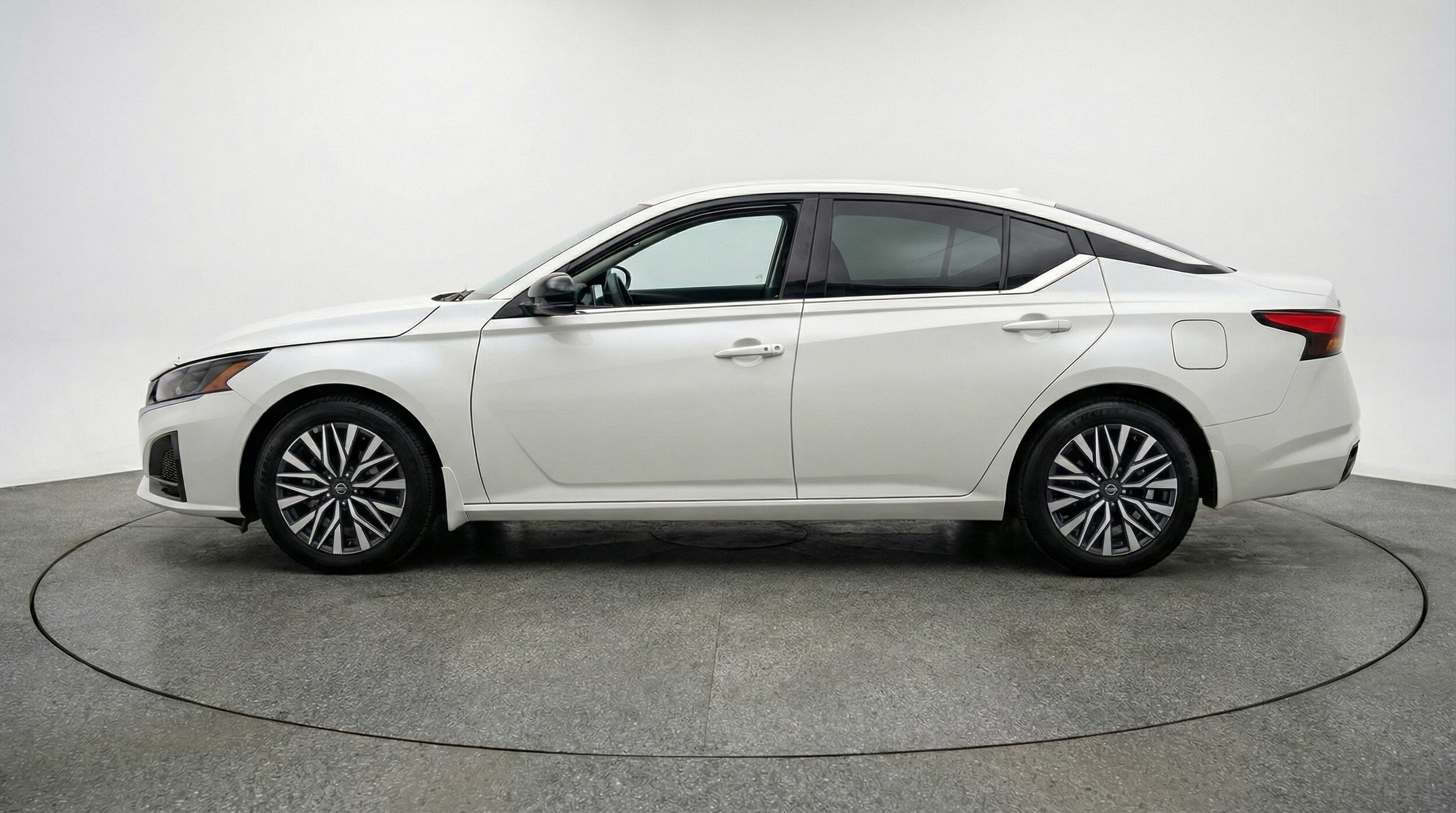 Thumbnail: 2025 Nissan Altima - 4