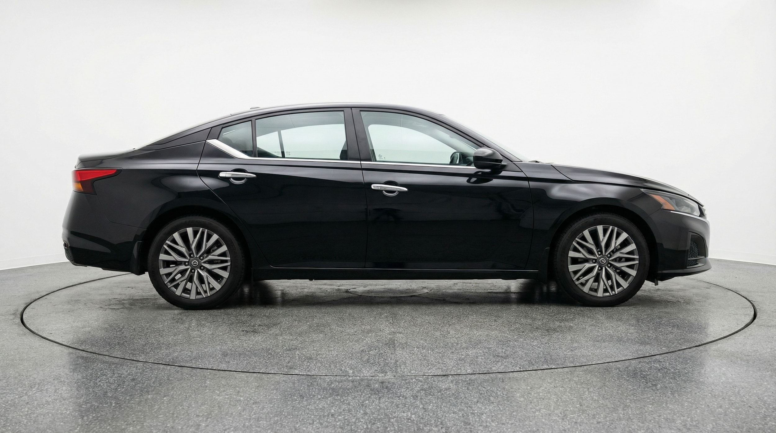 Thumbnail: 2025 Nissan Altima - 8