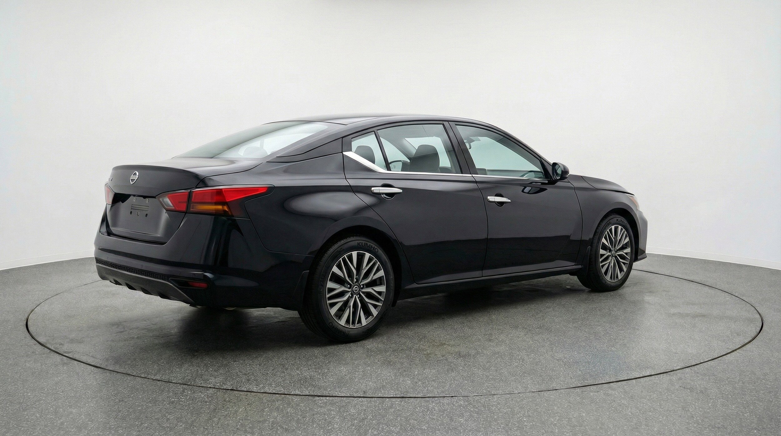 Thumbnail: 2025 Nissan Altima - 9