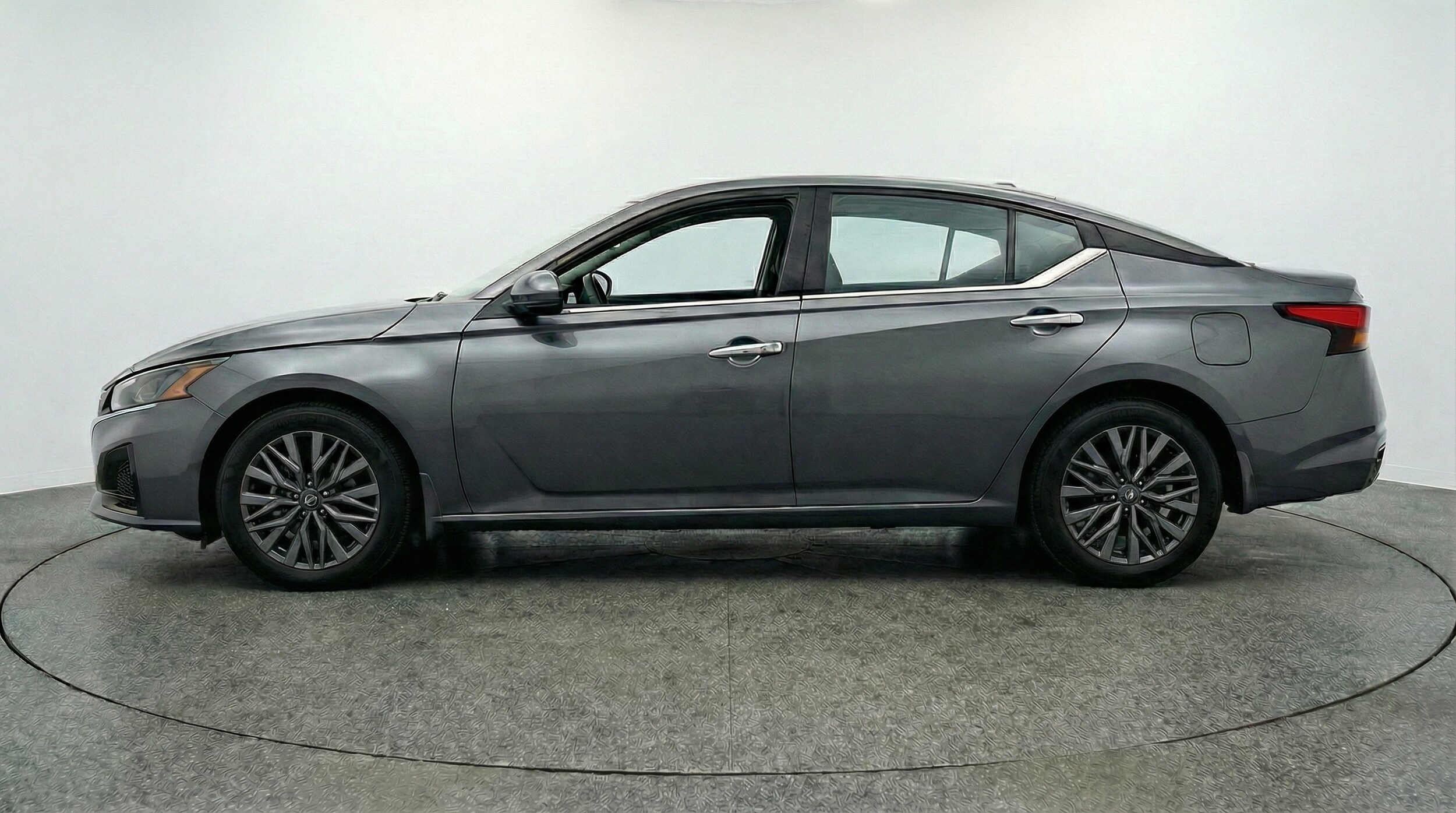 Thumbnail: 2025 Nissan Altima - 4