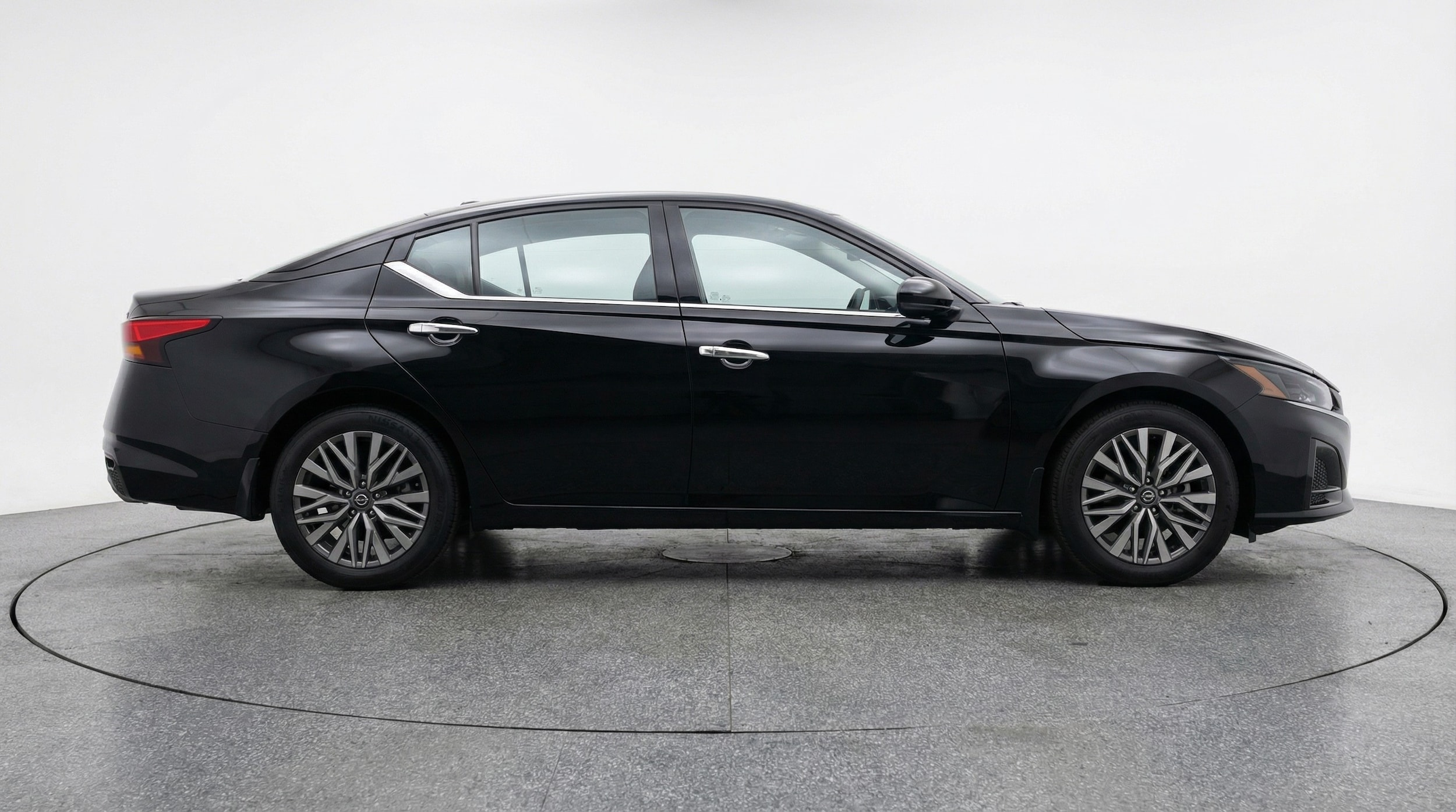 Thumbnail: 2025 Nissan Altima - 8