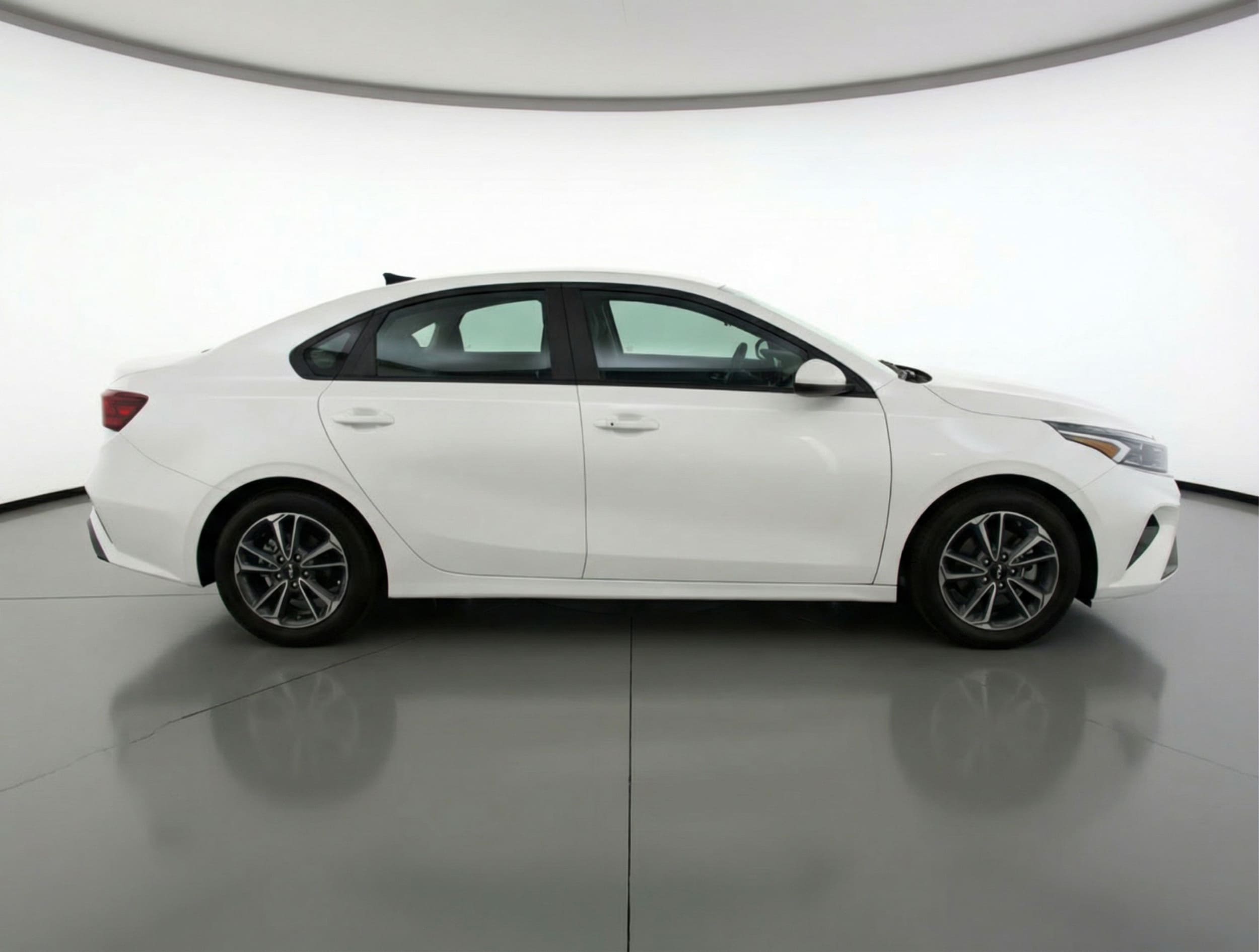 Thumbnail: 2024 Kia Forte - 8