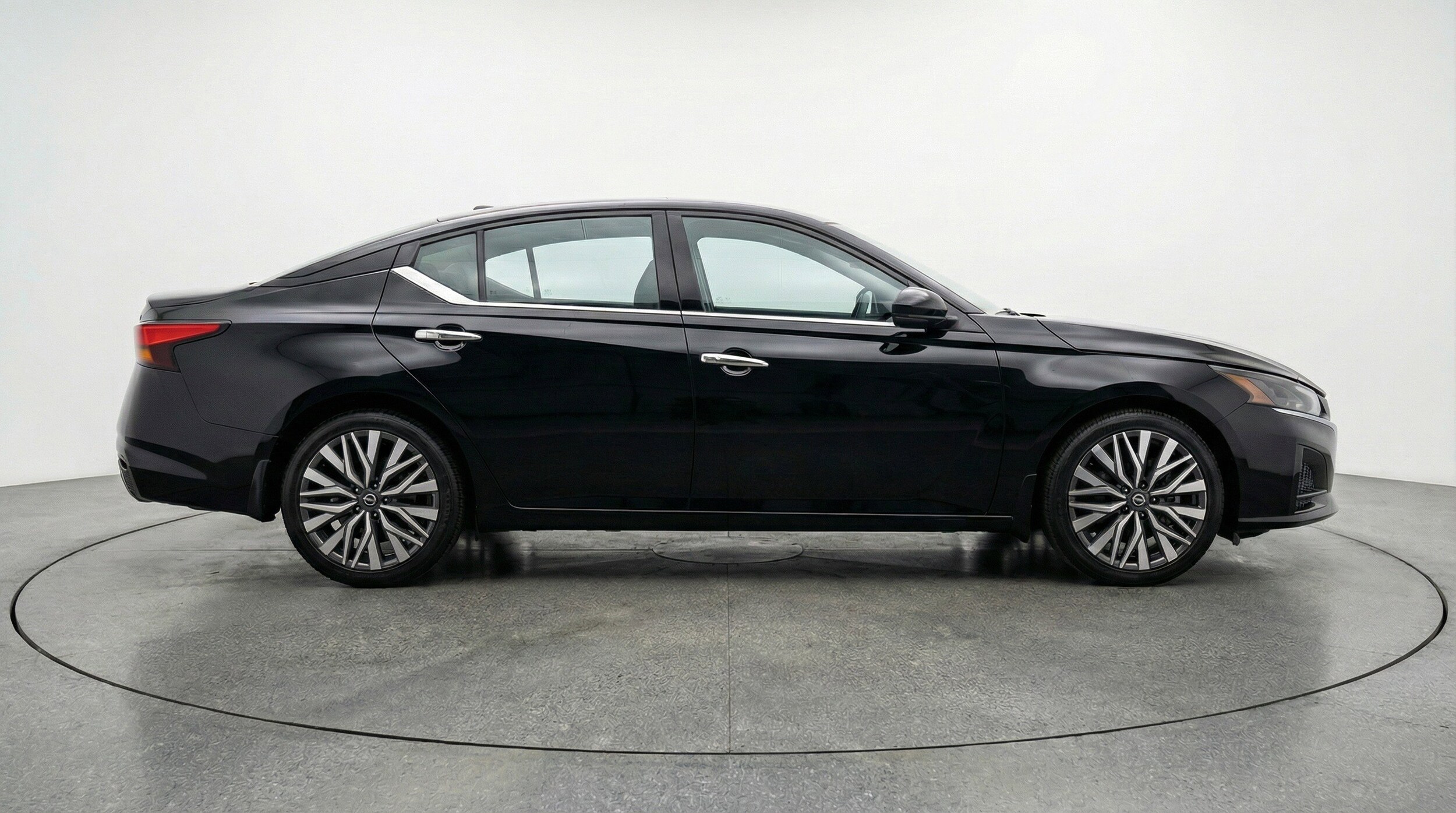 Thumbnail: 2025 Nissan Altima - 11