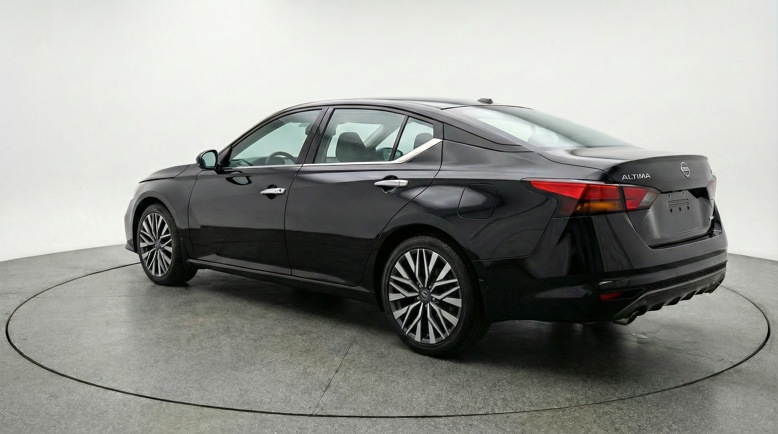 Thumbnail: 2025 Nissan Altima - 5