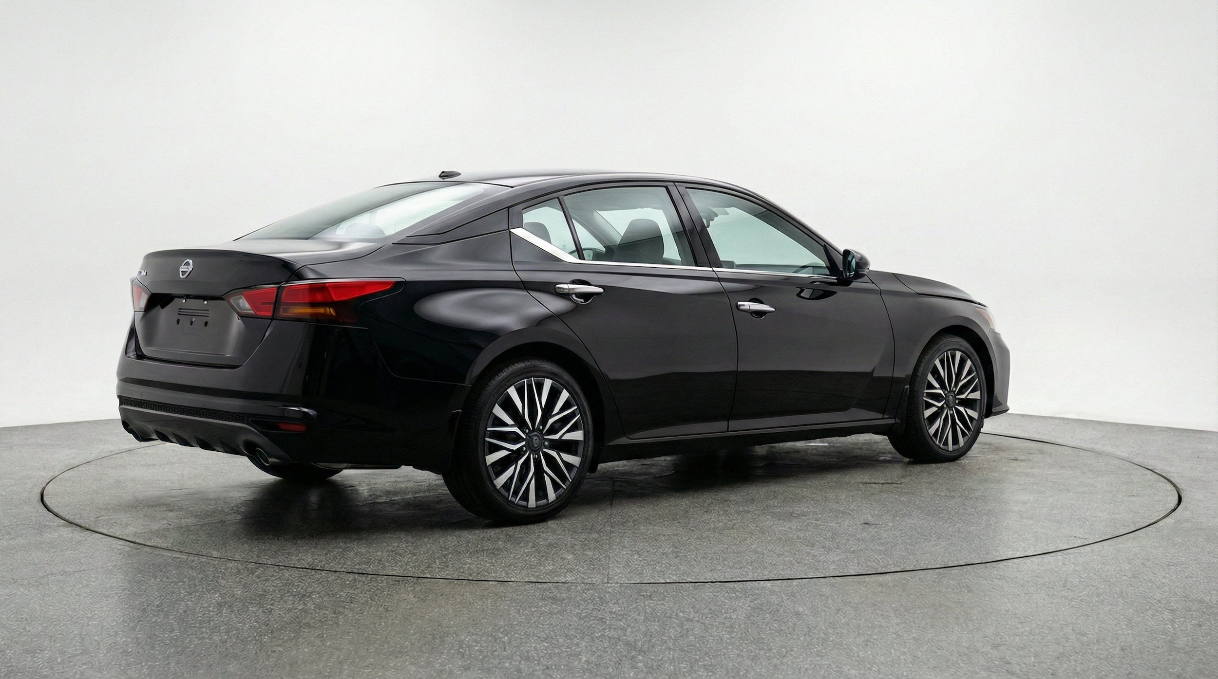 Thumbnail: 2025 Nissan Altima - 9
