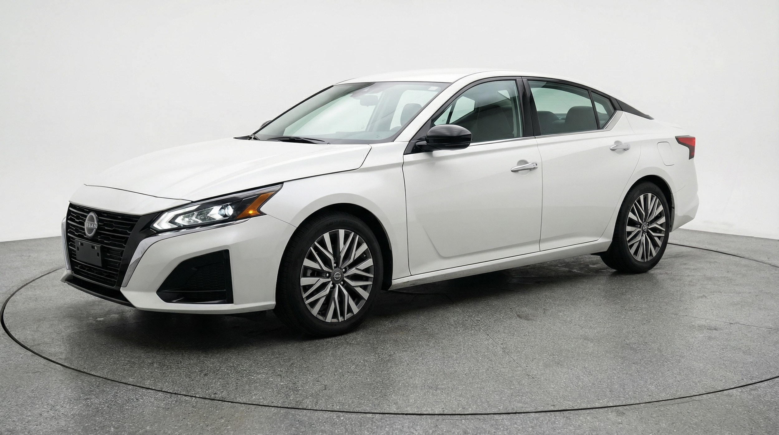 Thumbnail: 2025 Nissan Altima - 3