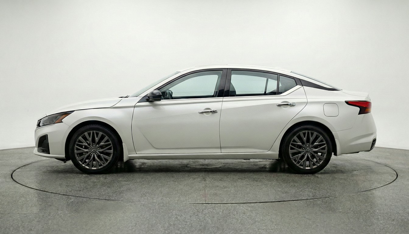 Thumbnail: 2025 Nissan Altima - 4