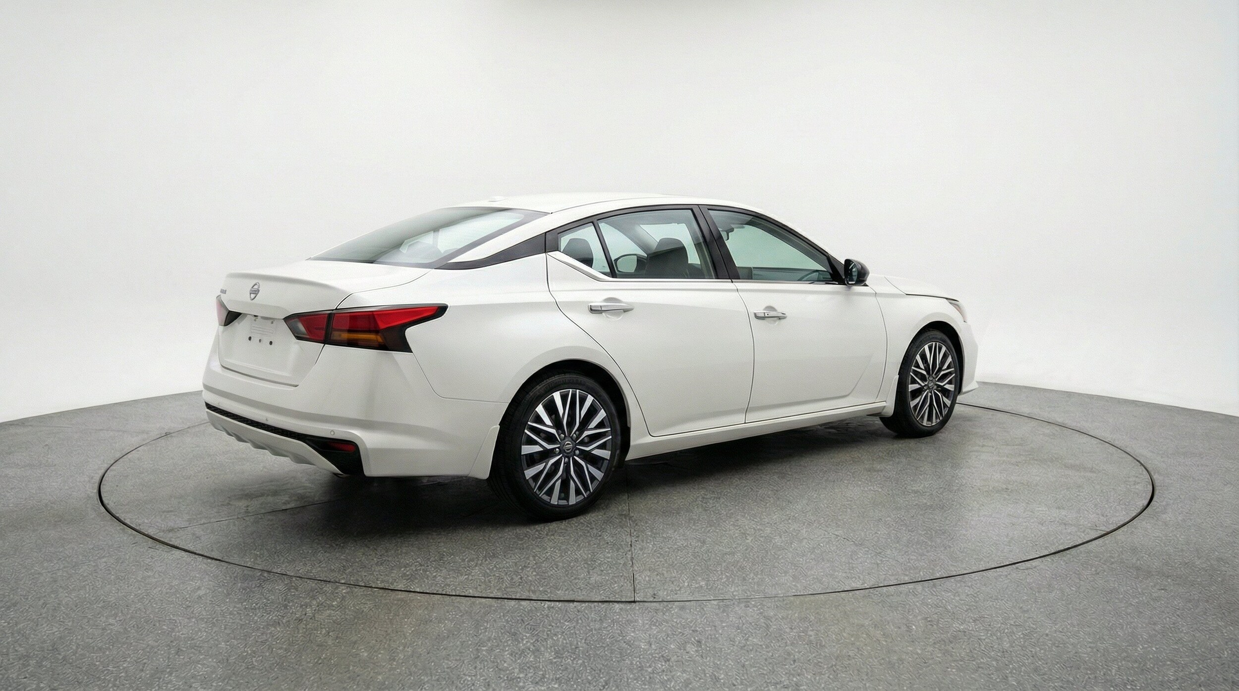 Thumbnail: 2025 Nissan Altima - 9