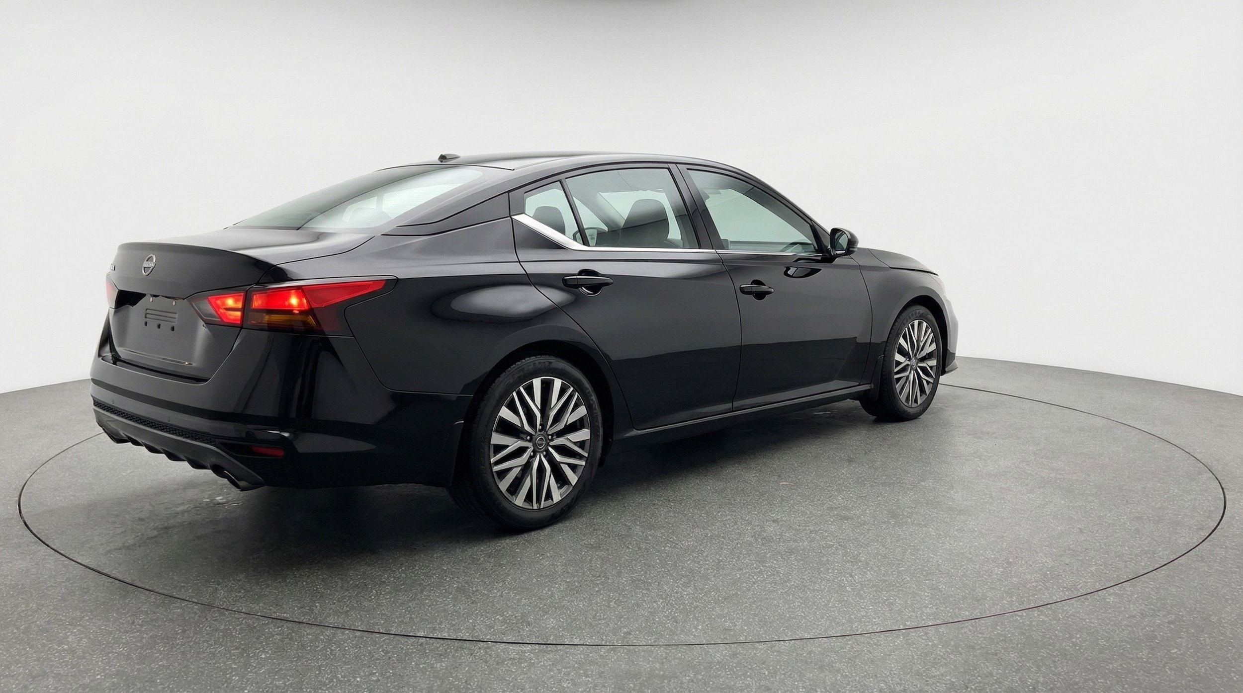 Thumbnail: 2025 Nissan Altima - 9