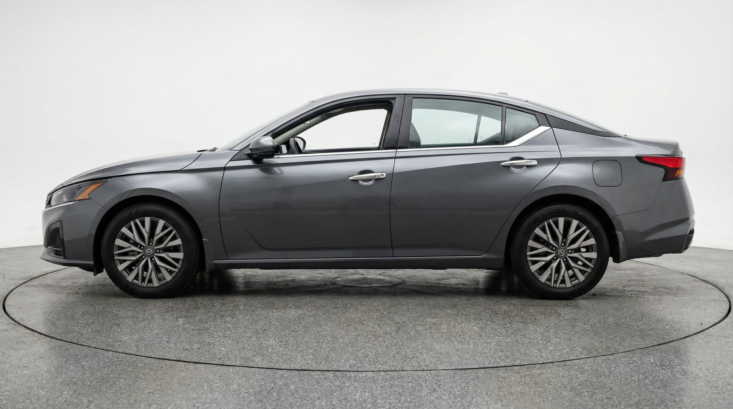 Thumbnail: 2025 Nissan Altima - 4